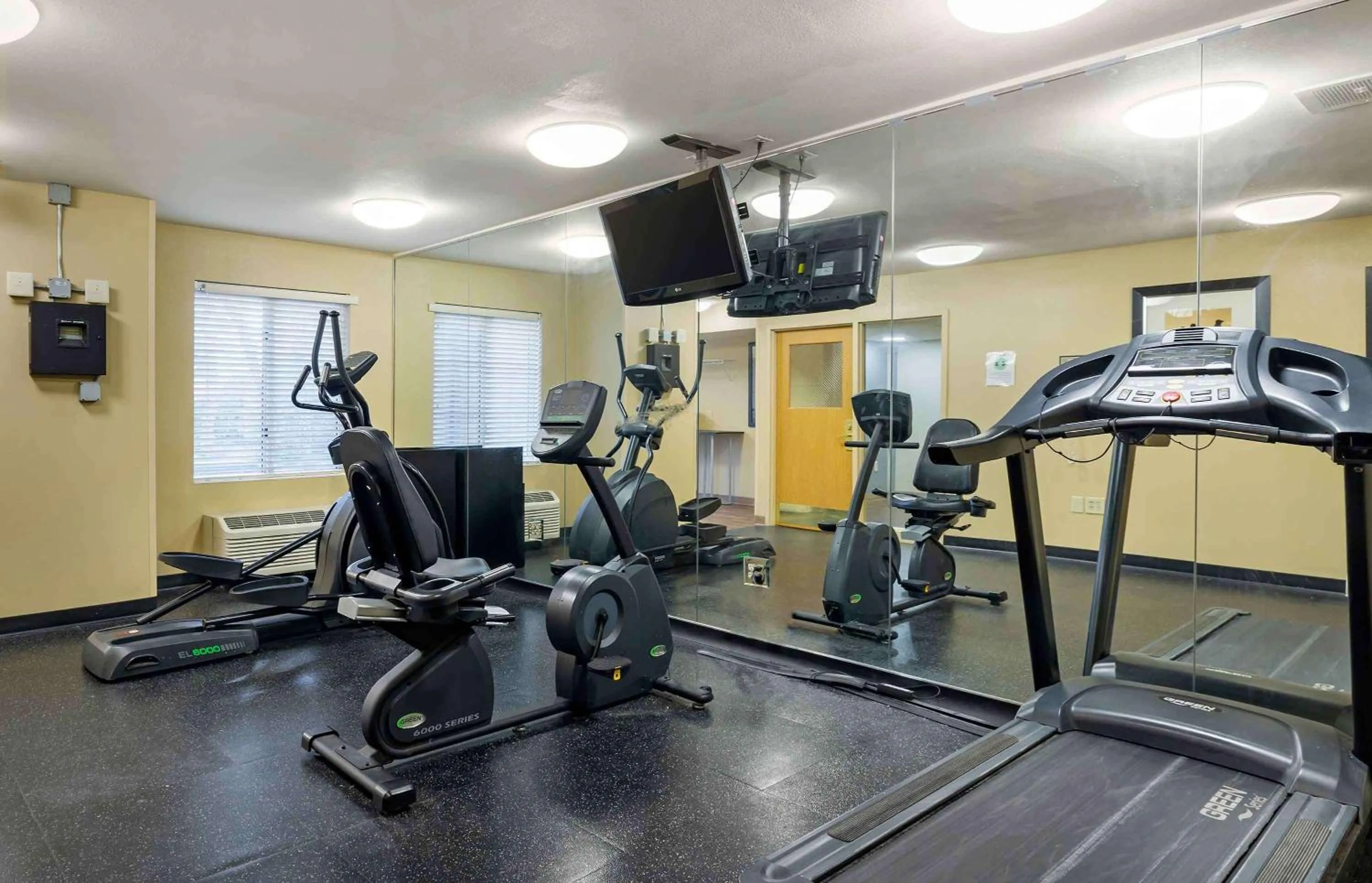 Fitness centre/facilities in Extended Stay America Suites - Boston - Waltham - 32 4th Ave