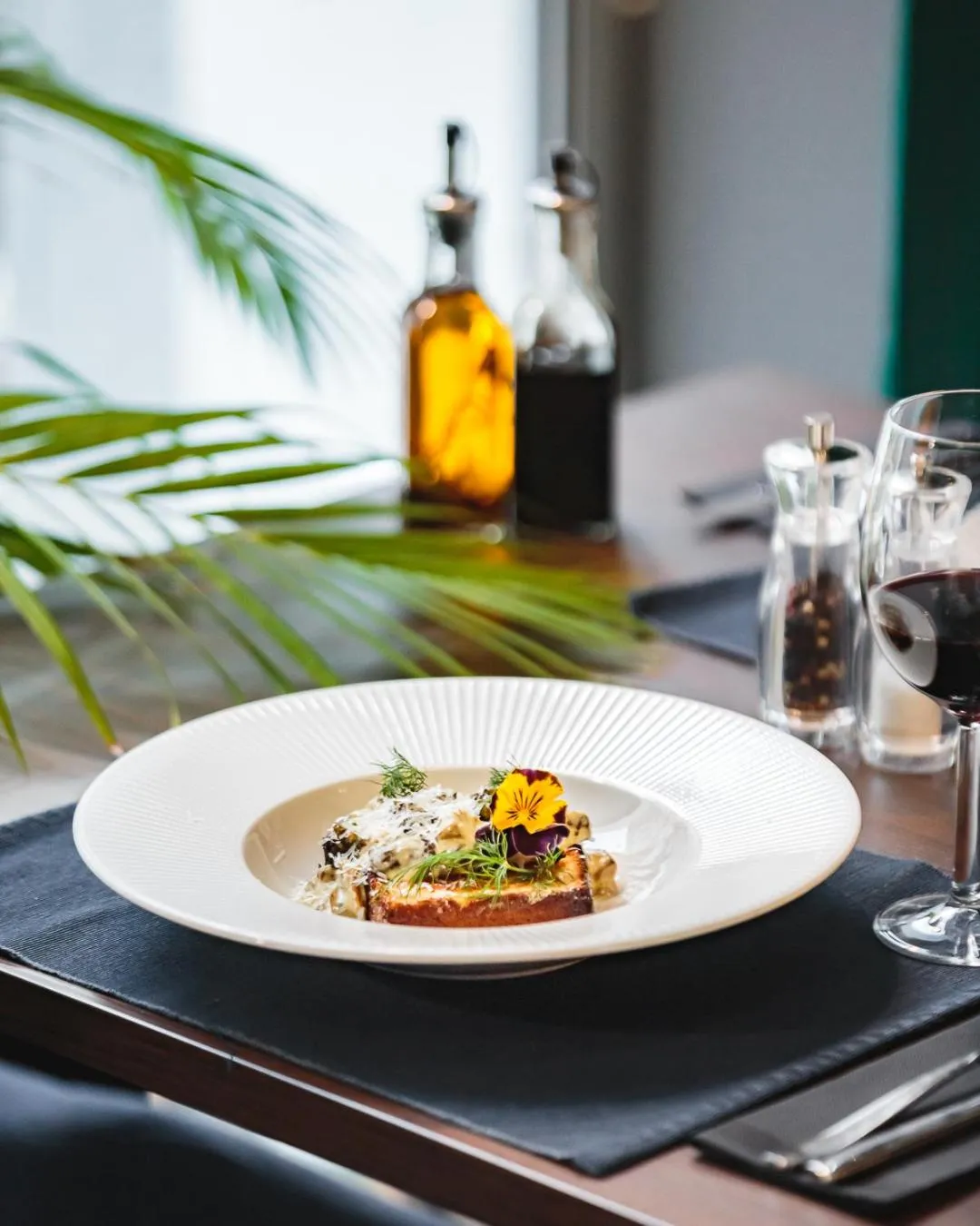 Restaurant/places to eat in No1 Bed&Breakfast Restauracja ŚNIADANIE I PARKING W CENIE!