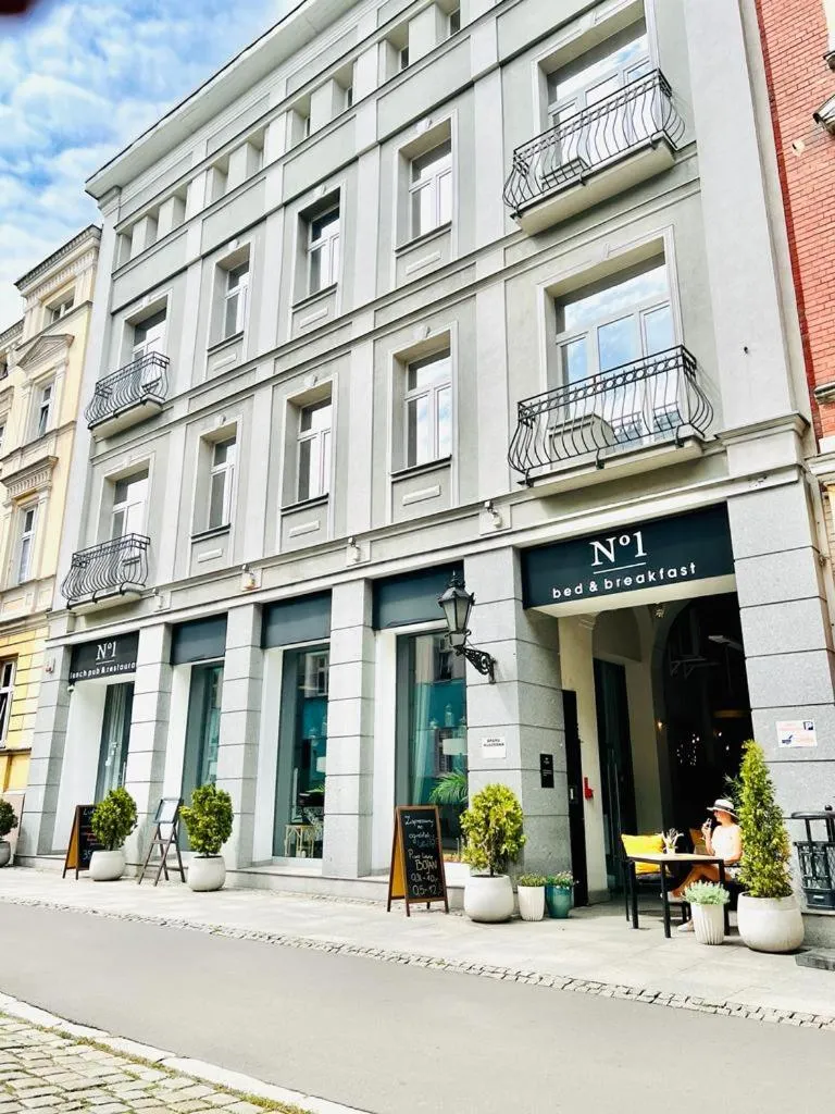 Property building in No1 Bed&Breakfast Restauracja ŚNIADANIE I PARKING W CENIE!