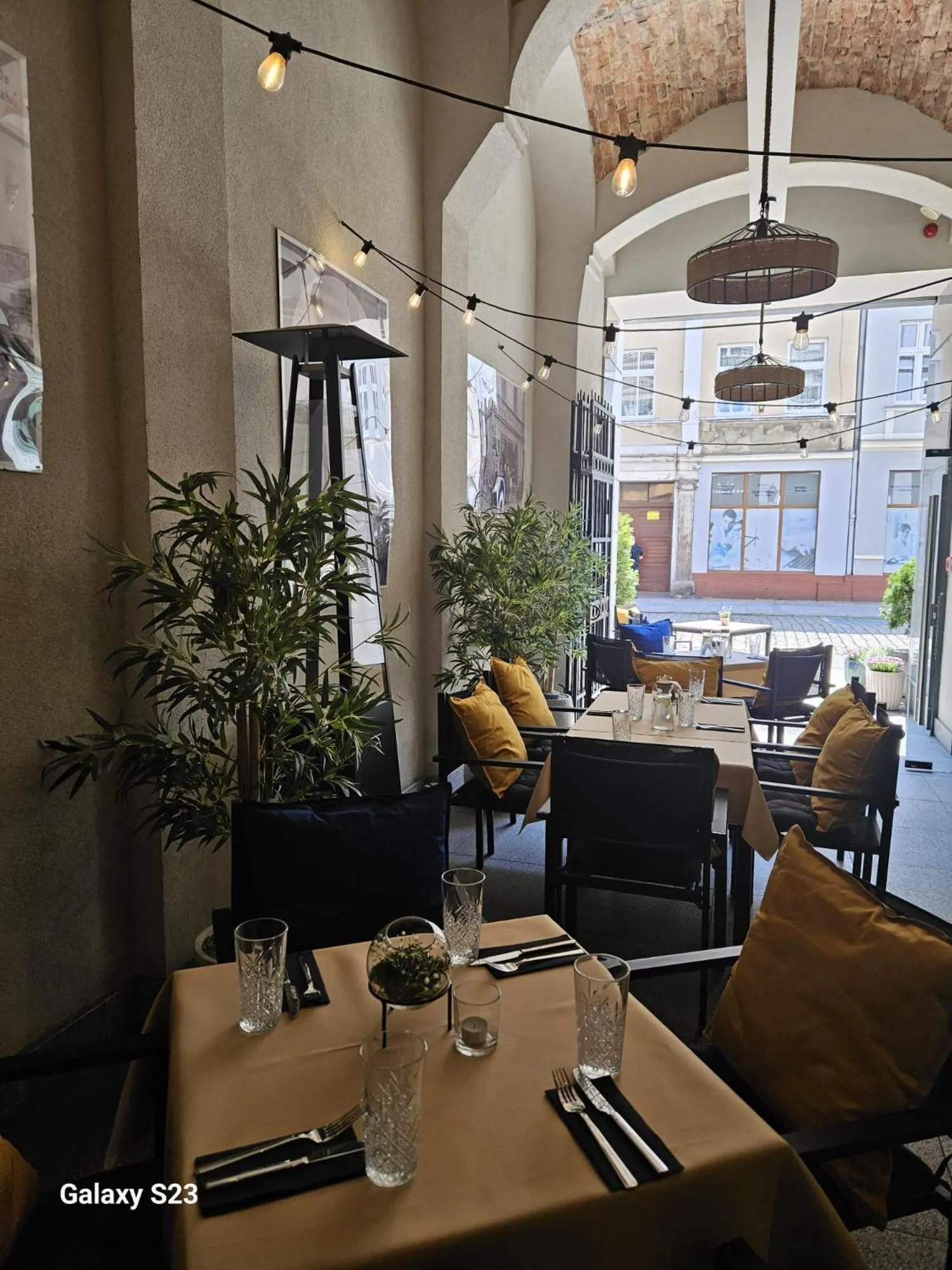 Patio in No1 Bed&Breakfast Restauracja ŚNIADANIE I PARKING W CENIE!