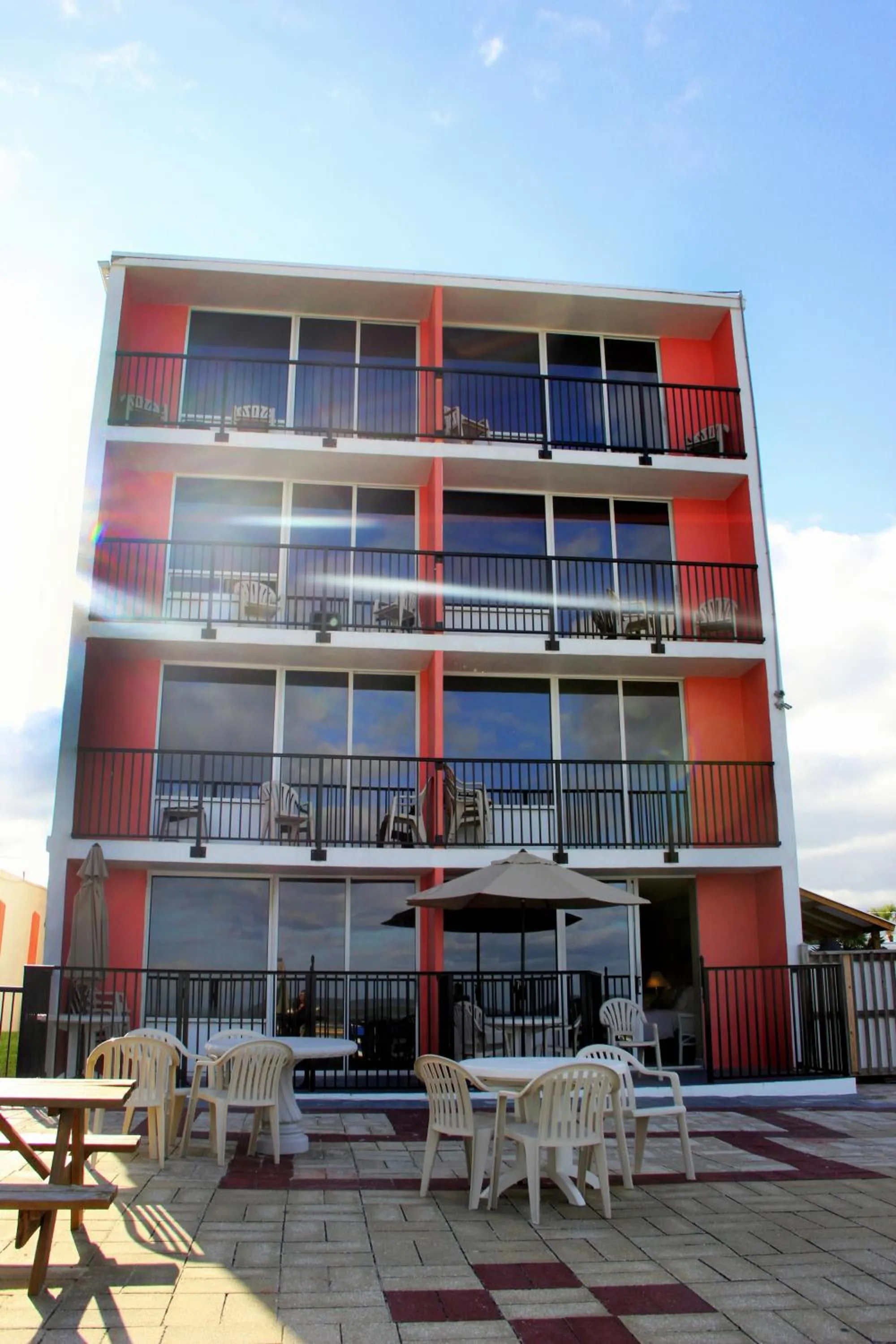 Property building in Cove Motel Oceanfront