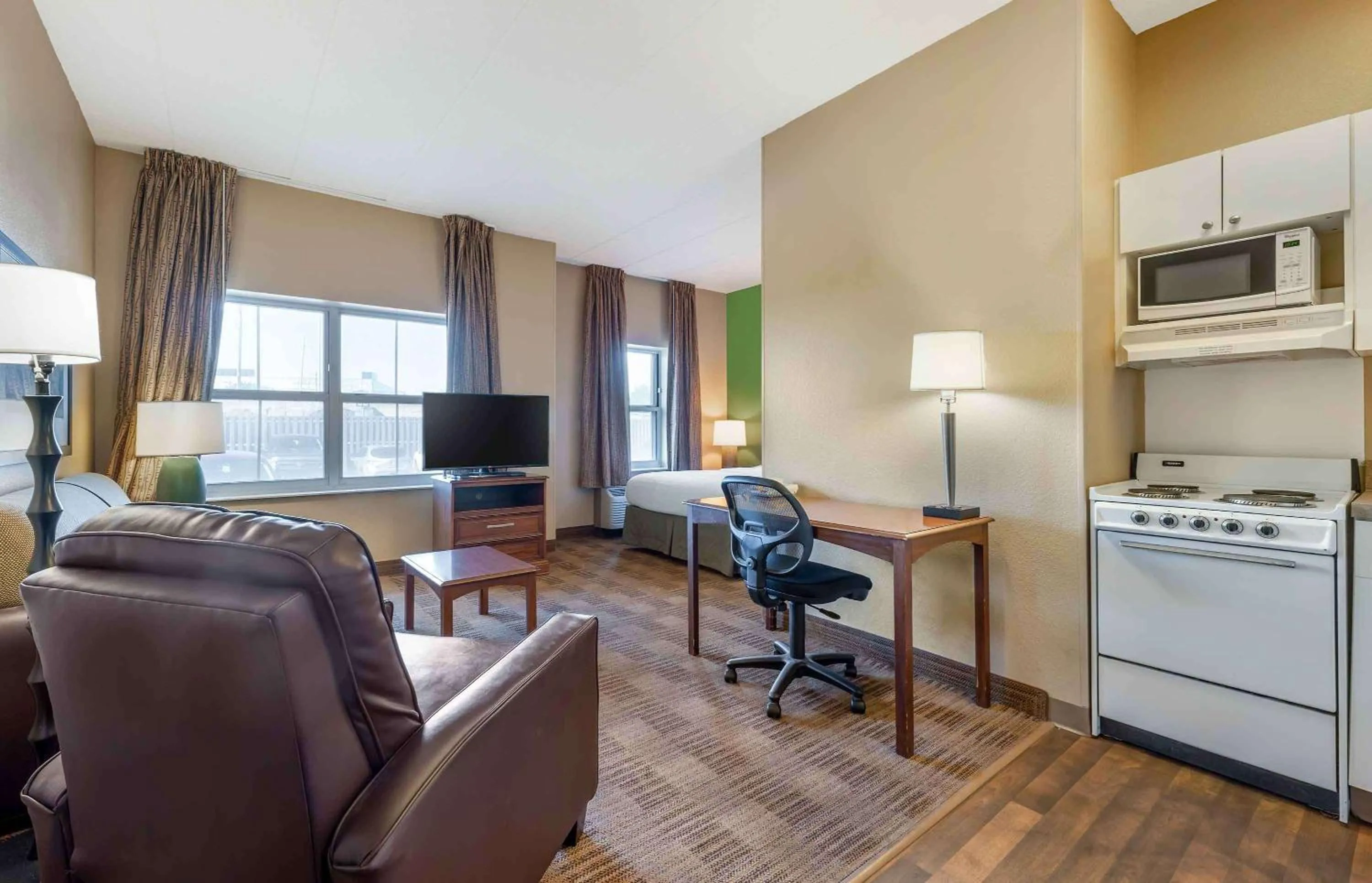 Bedroom in Extended Stay America Suites - Chicago - O'Hare - Allstate Arena