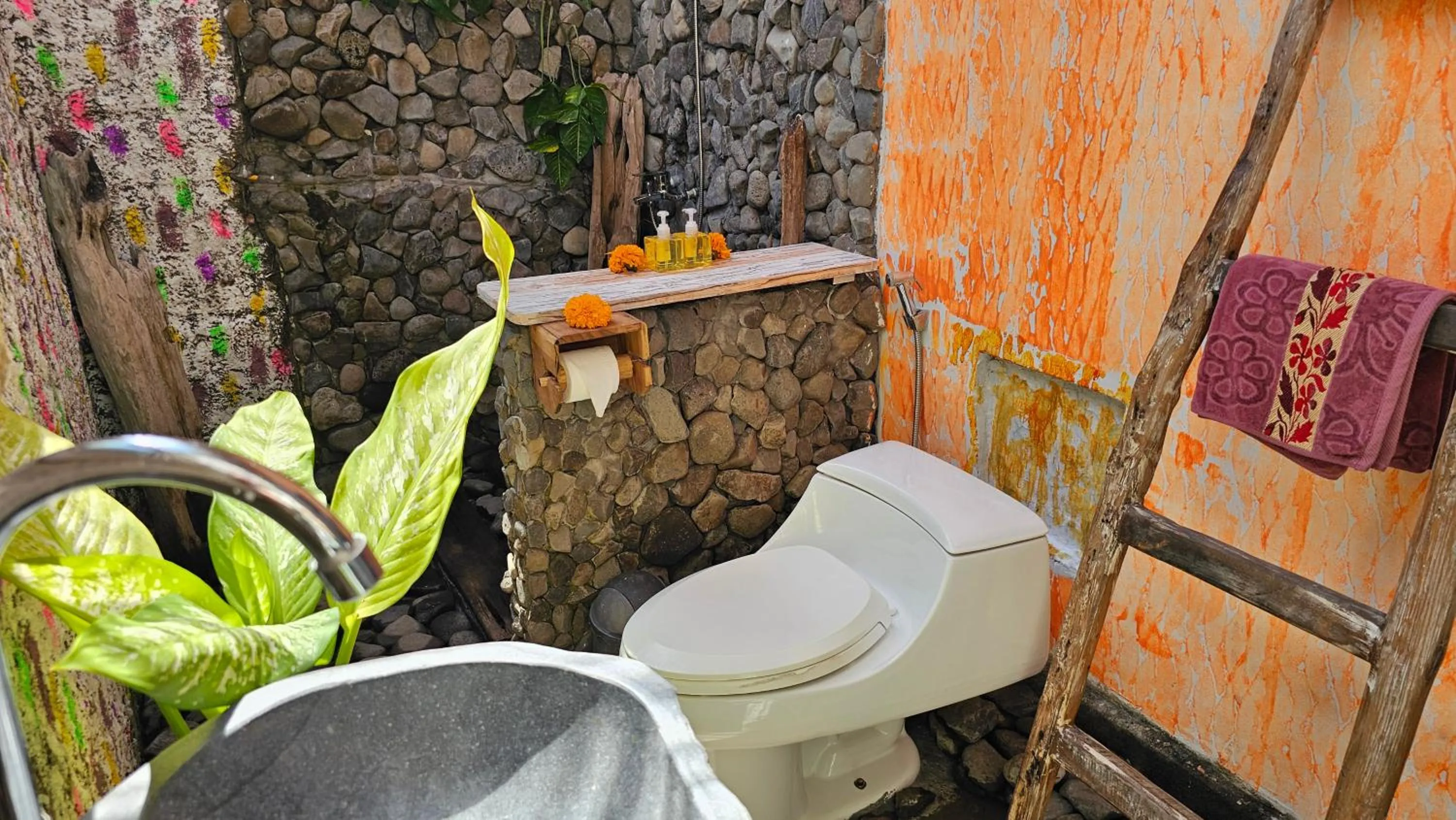 Bathroom in Lovina Loca