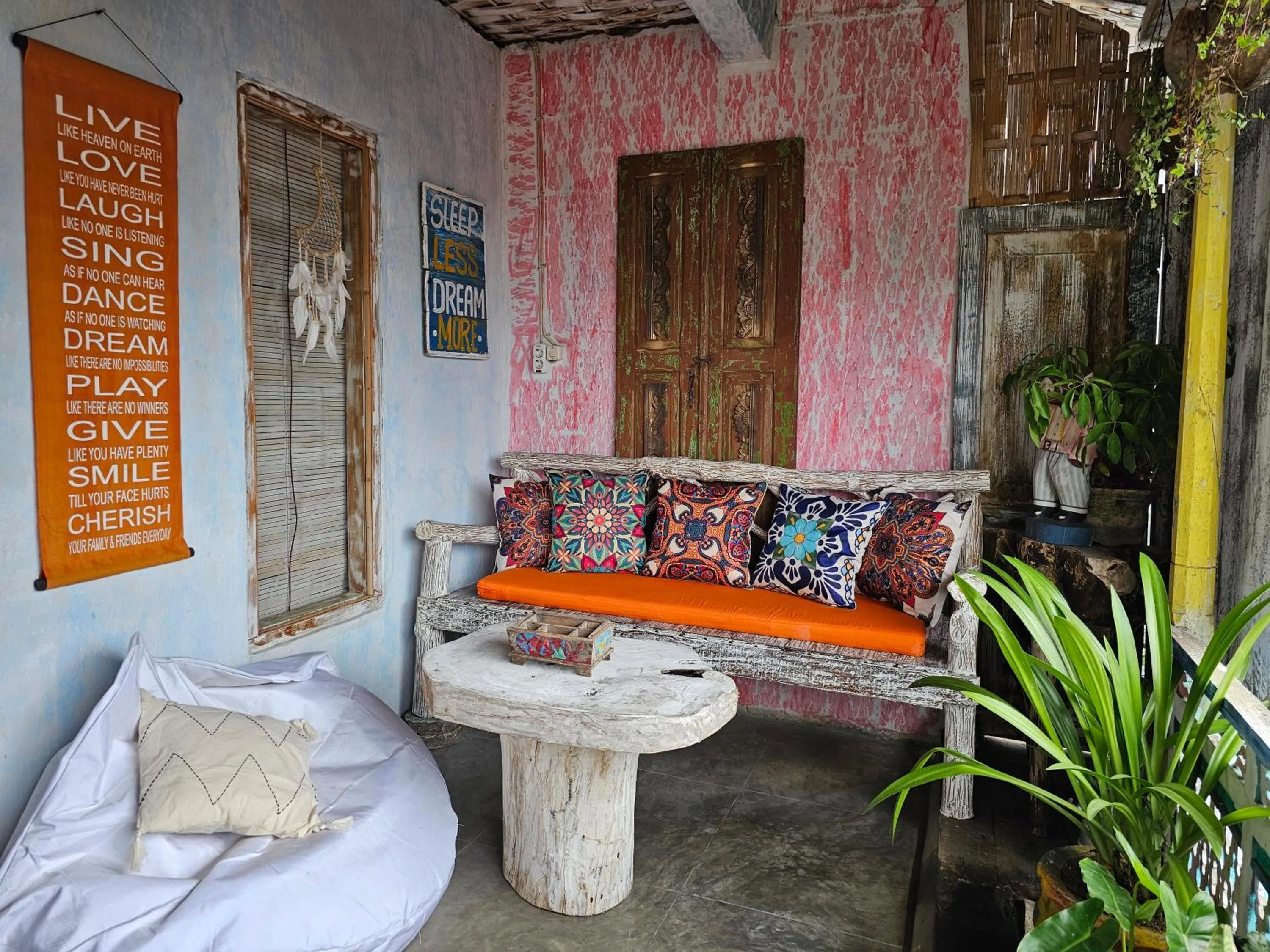 Balcony/Terrace in Lovina Loca