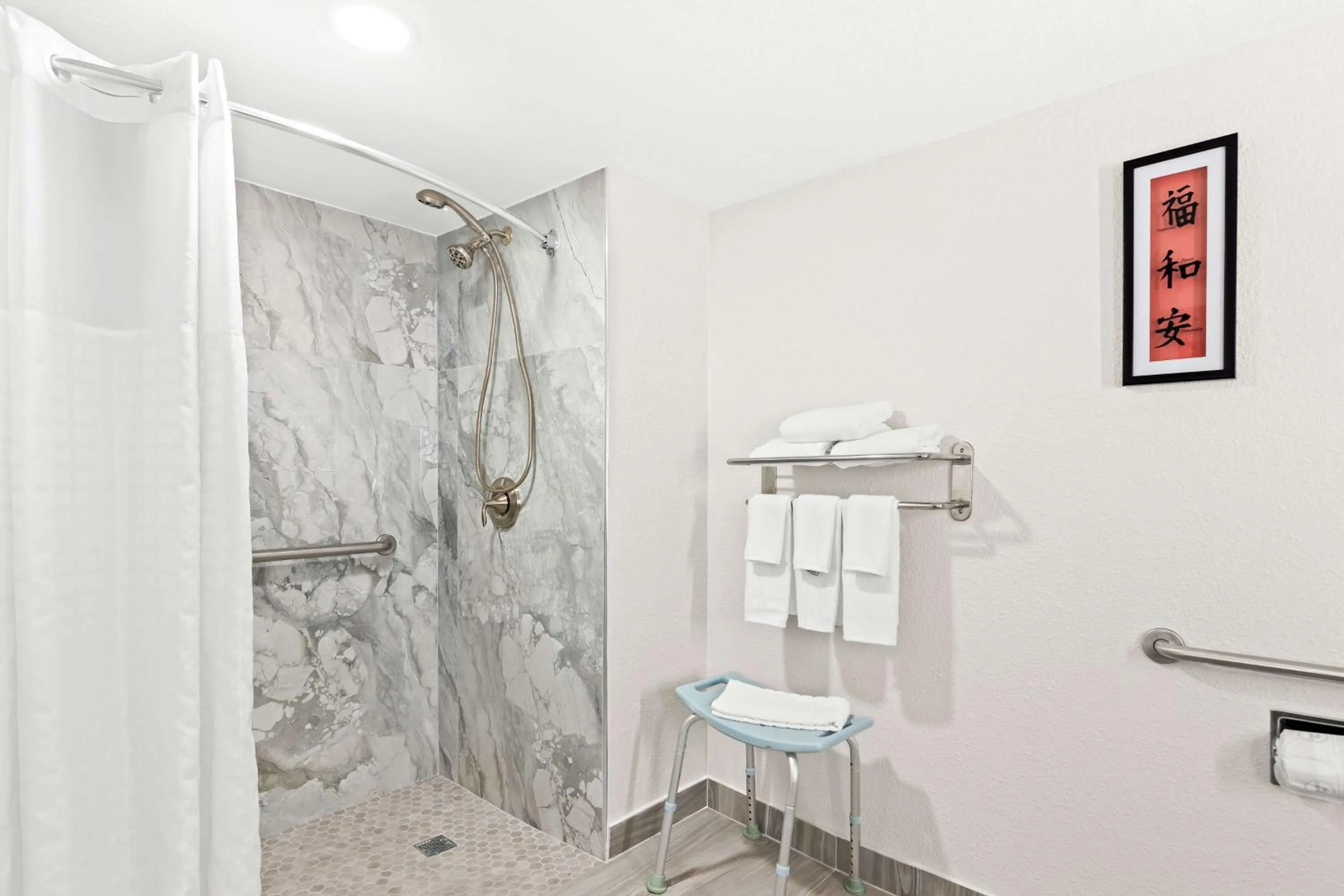 Bathroom in Best Western Lake Okeechobee