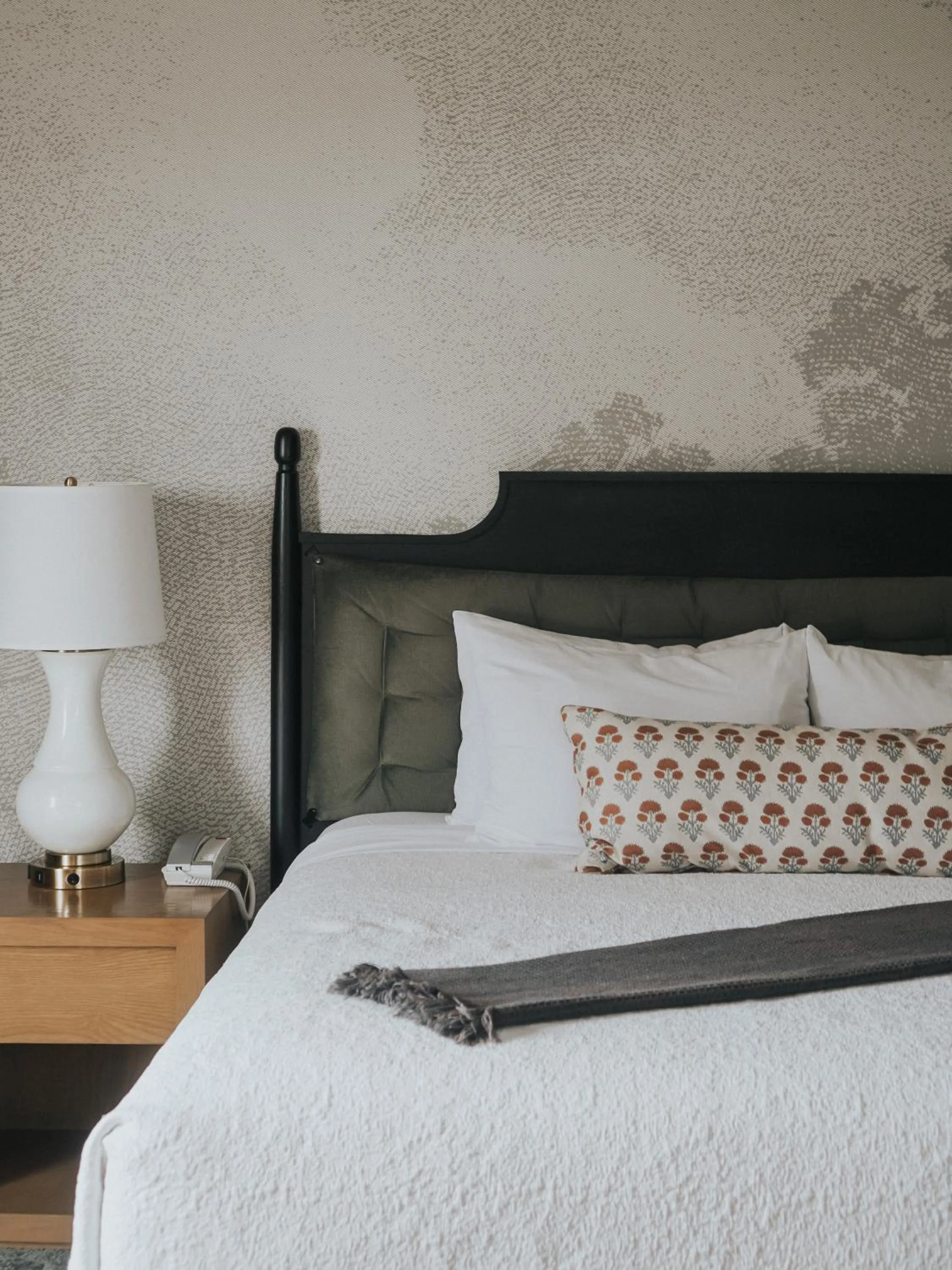 Guests, Bed in Fireside Inn on Moonstone Beach