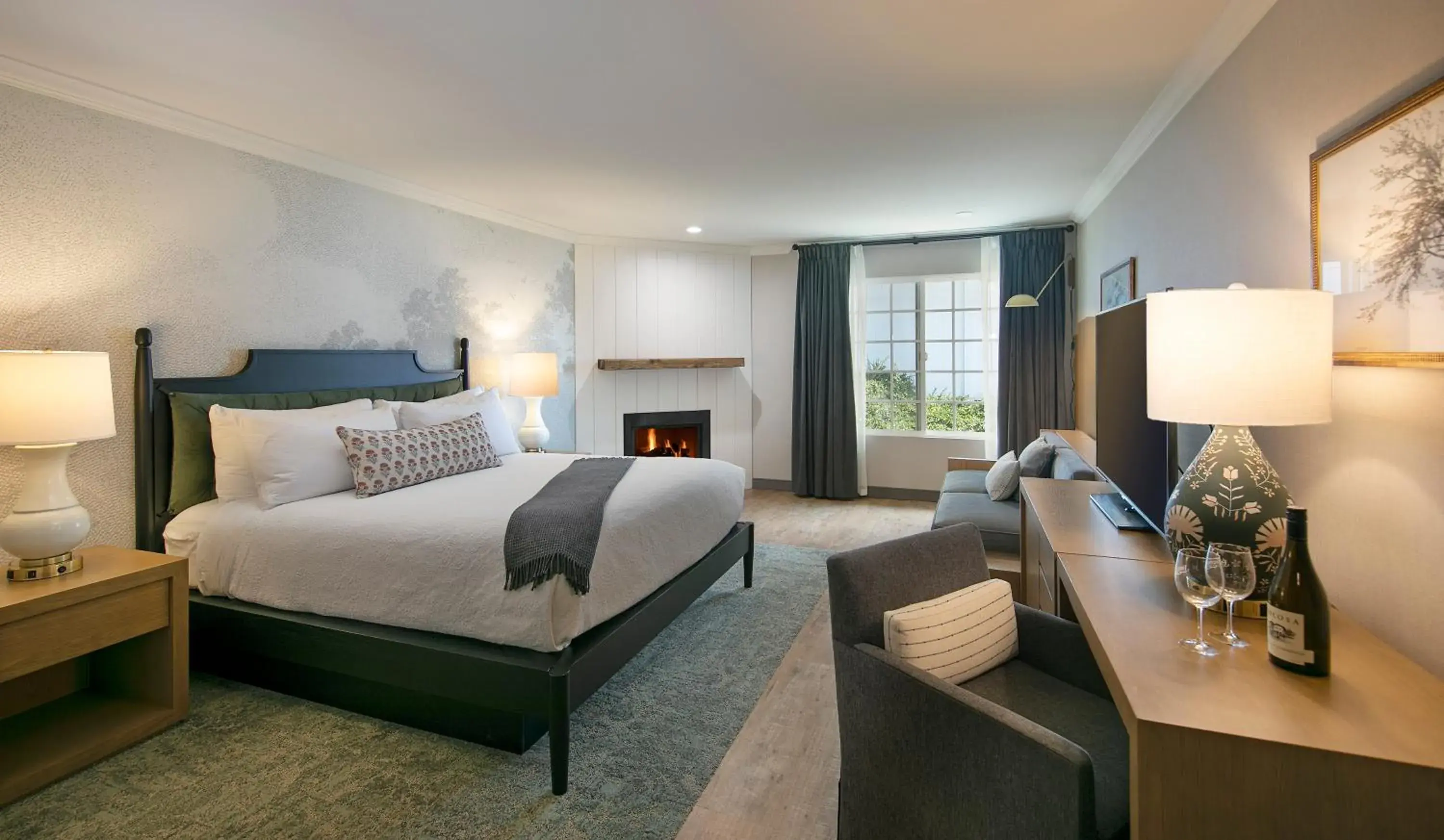 Standard King Room in Fireside Inn on Moonstone Beach Standard King Room in Fireside Inn on Moonstone Beach