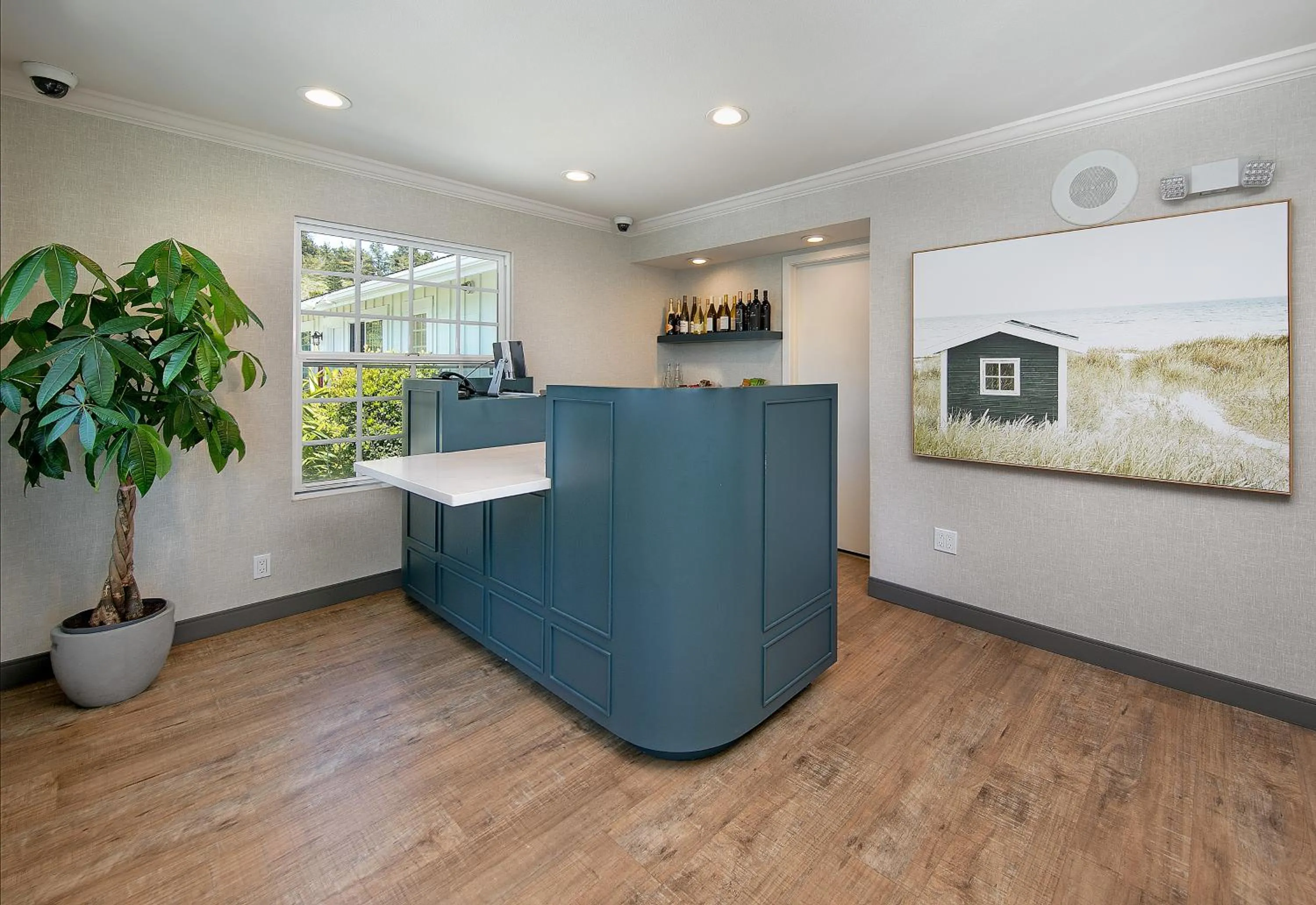 Lobby or reception in Fireside Inn on Moonstone Beach