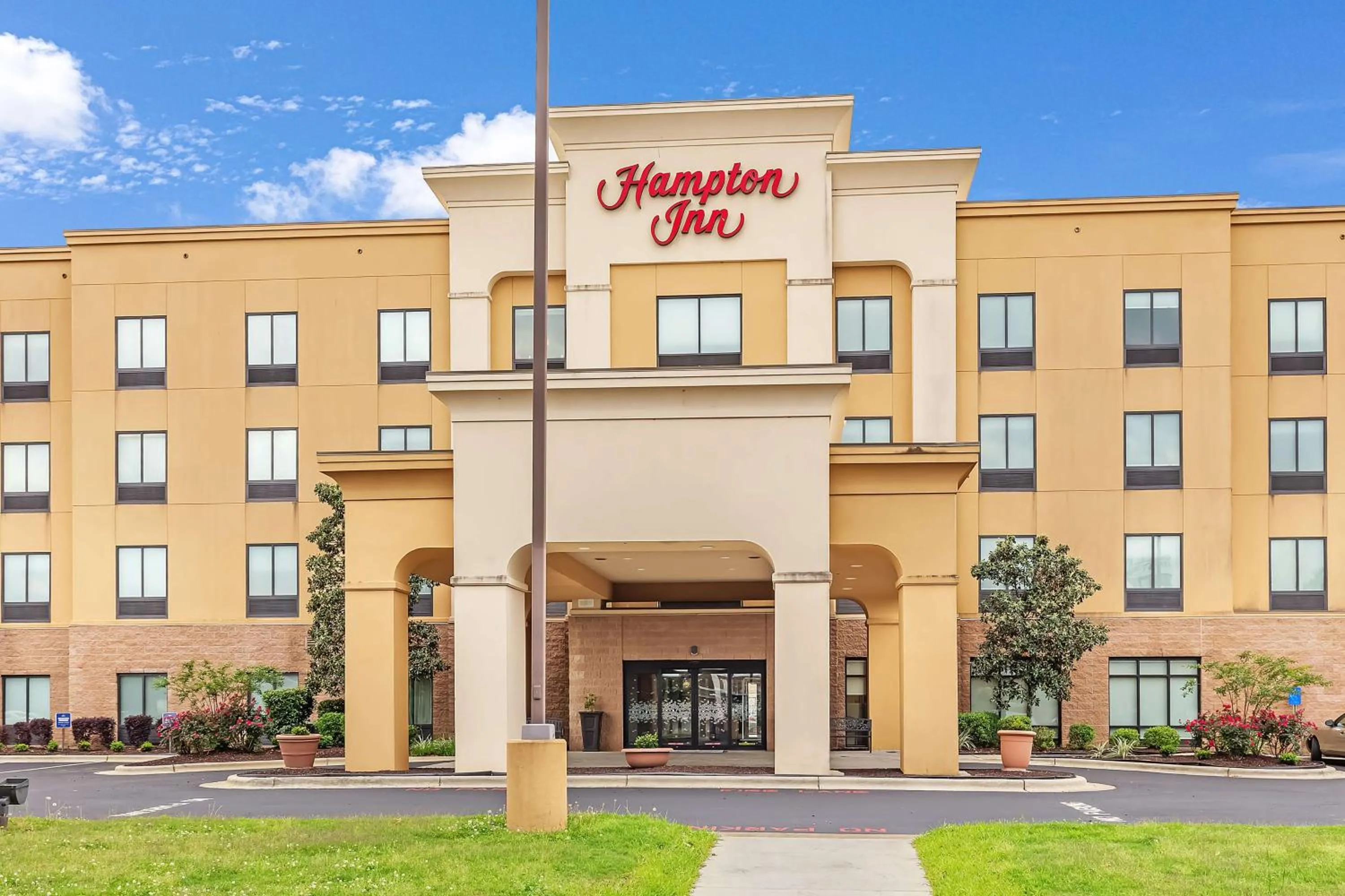 Property building in Hampton Inn - Atmore