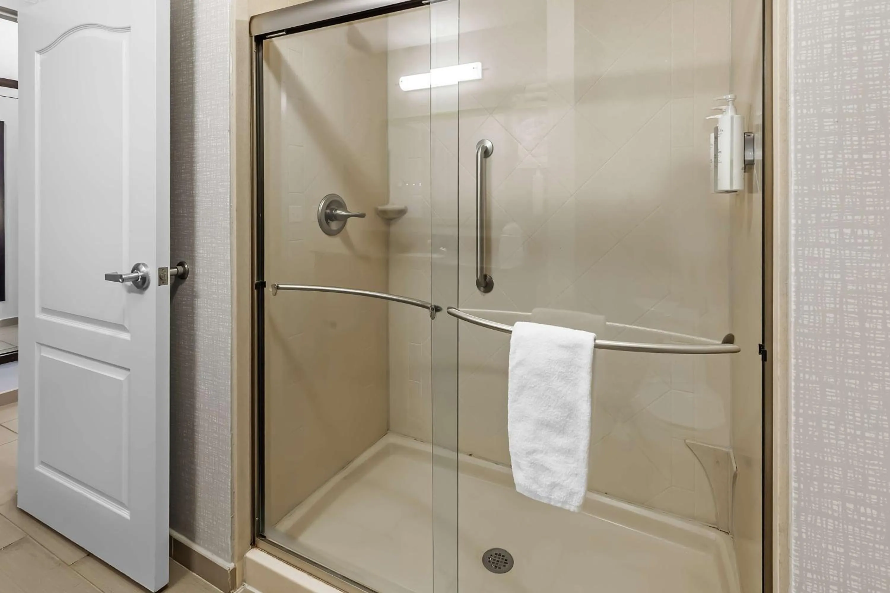 Bathroom in Hampton Inn - Atmore