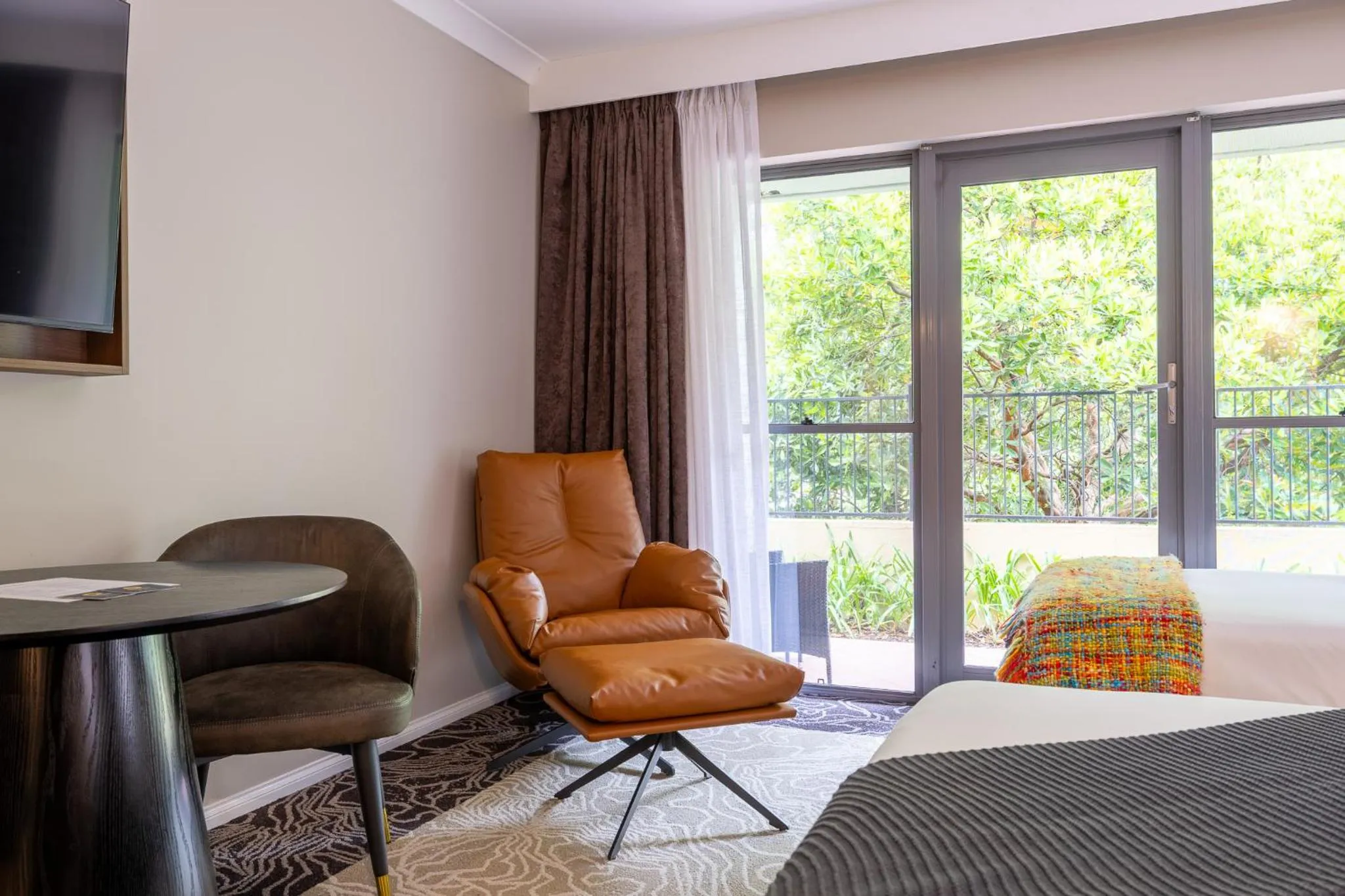 Seating area in Mandala Signature Berry