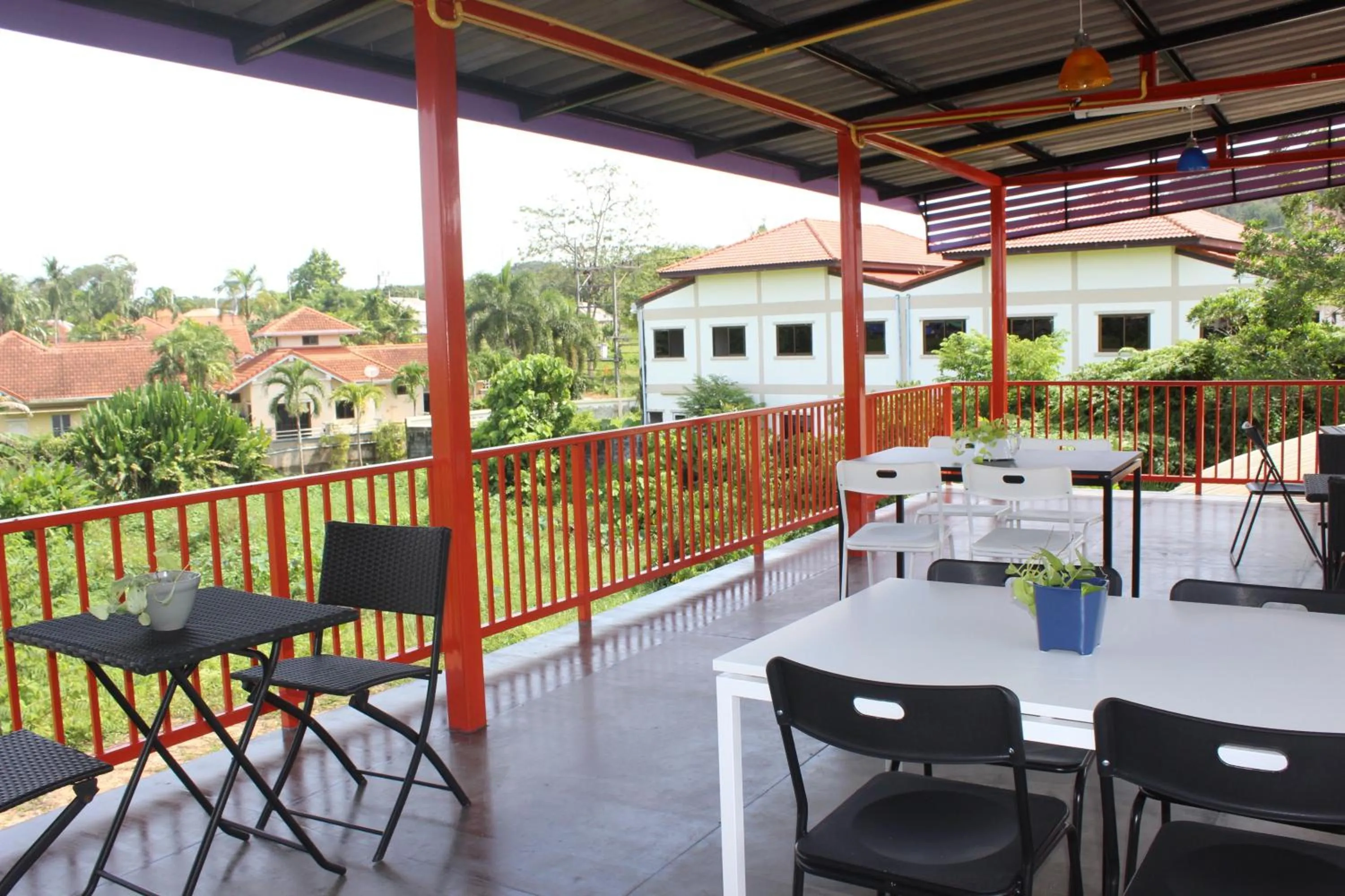 Restaurant/places to eat in Canal Resort