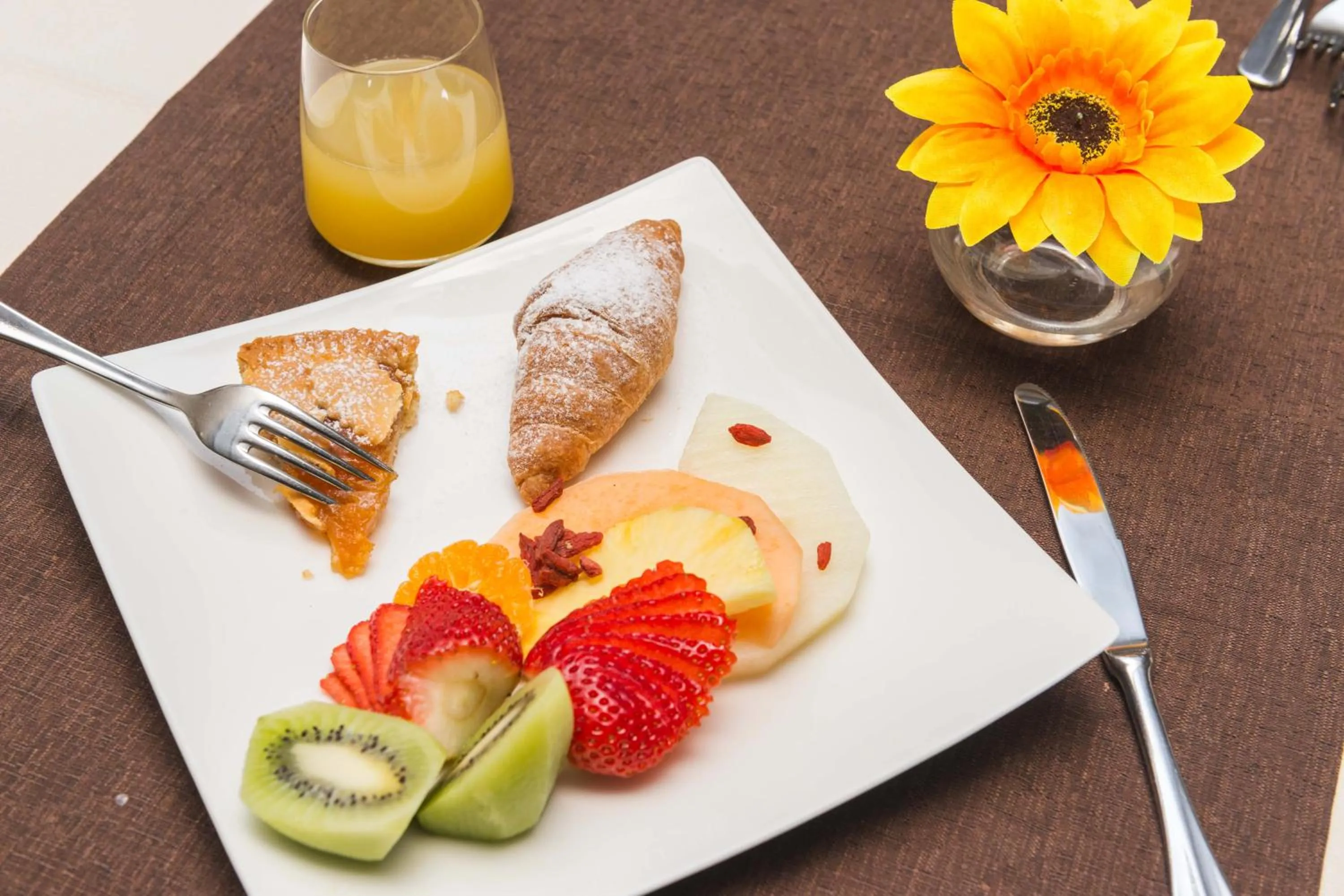 Breakfast in UNA HOTELS Regina Bari