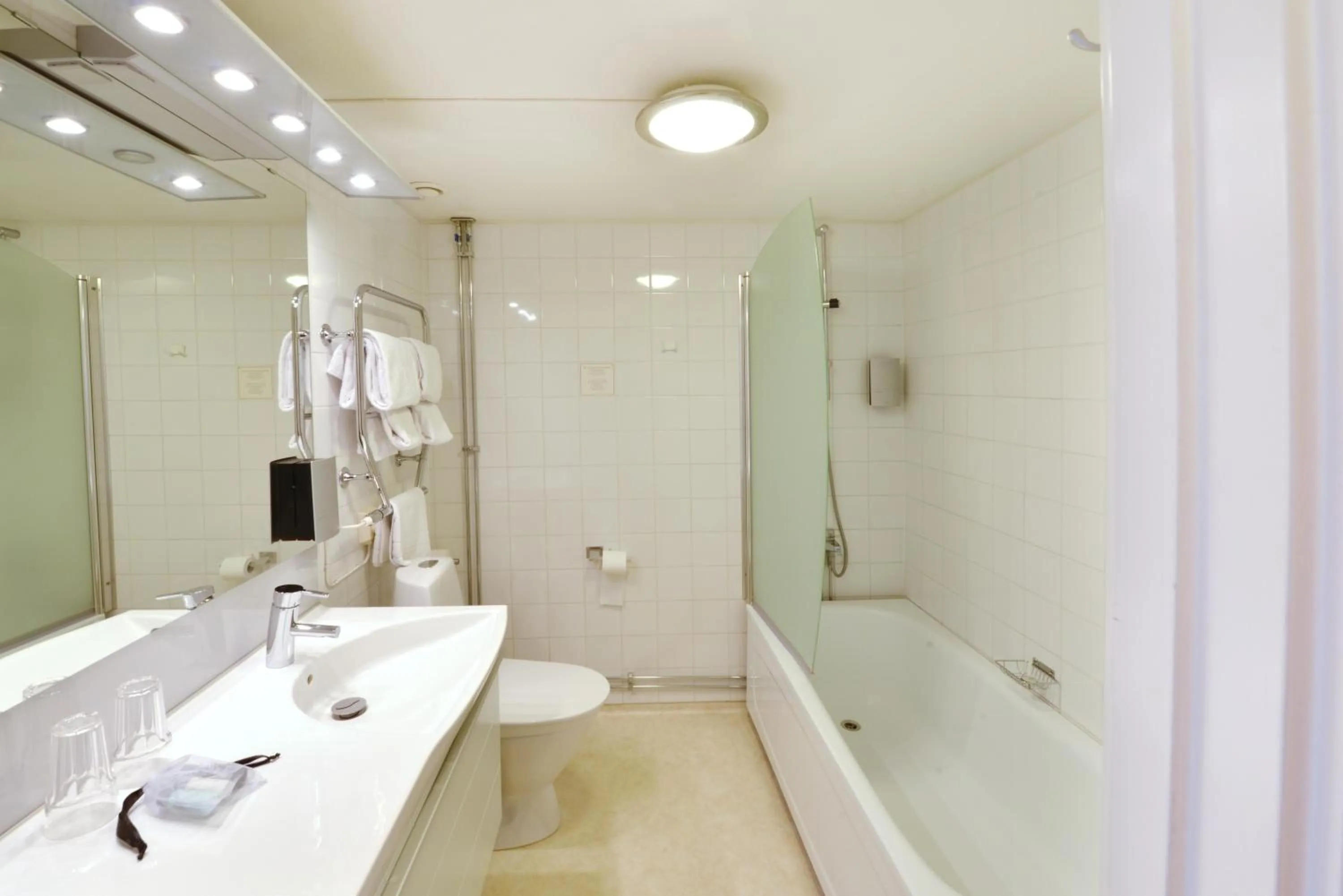 Bathroom in Hotel Svea, BW Signature Collection