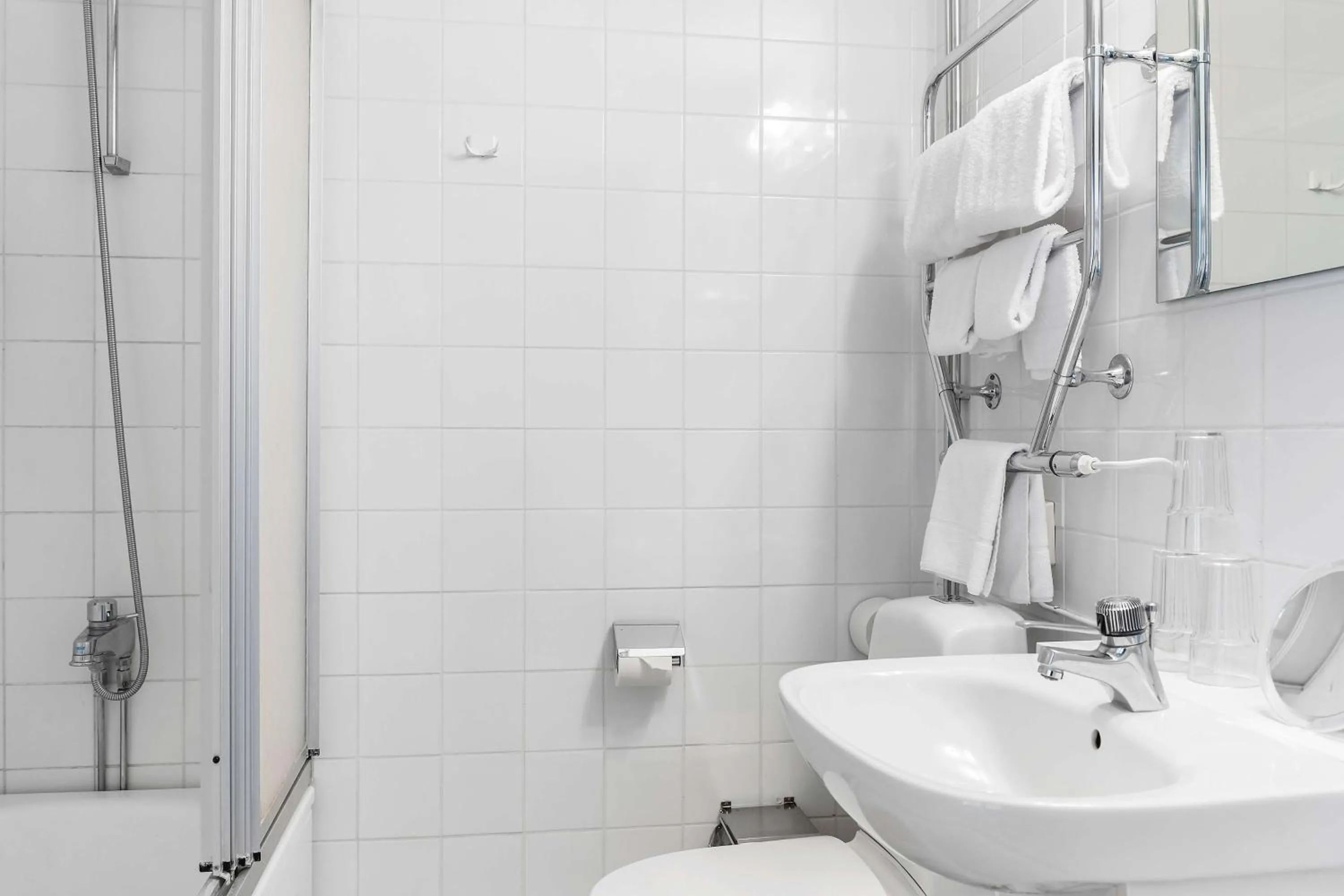 Bathroom in Hotel Svea, BW Signature Collection