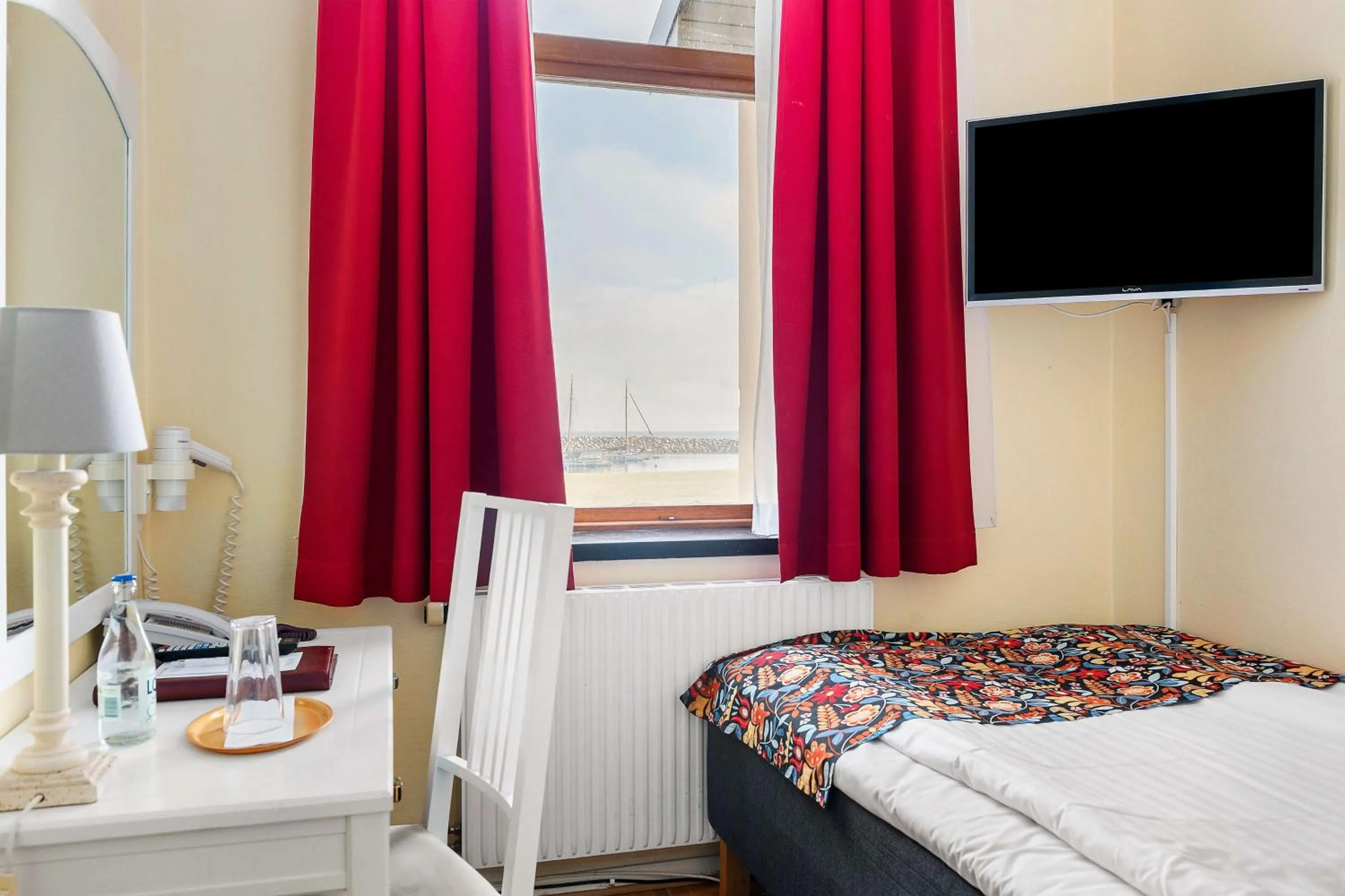 Bedroom, Bed in Hotel Svea, BW Signature Collection