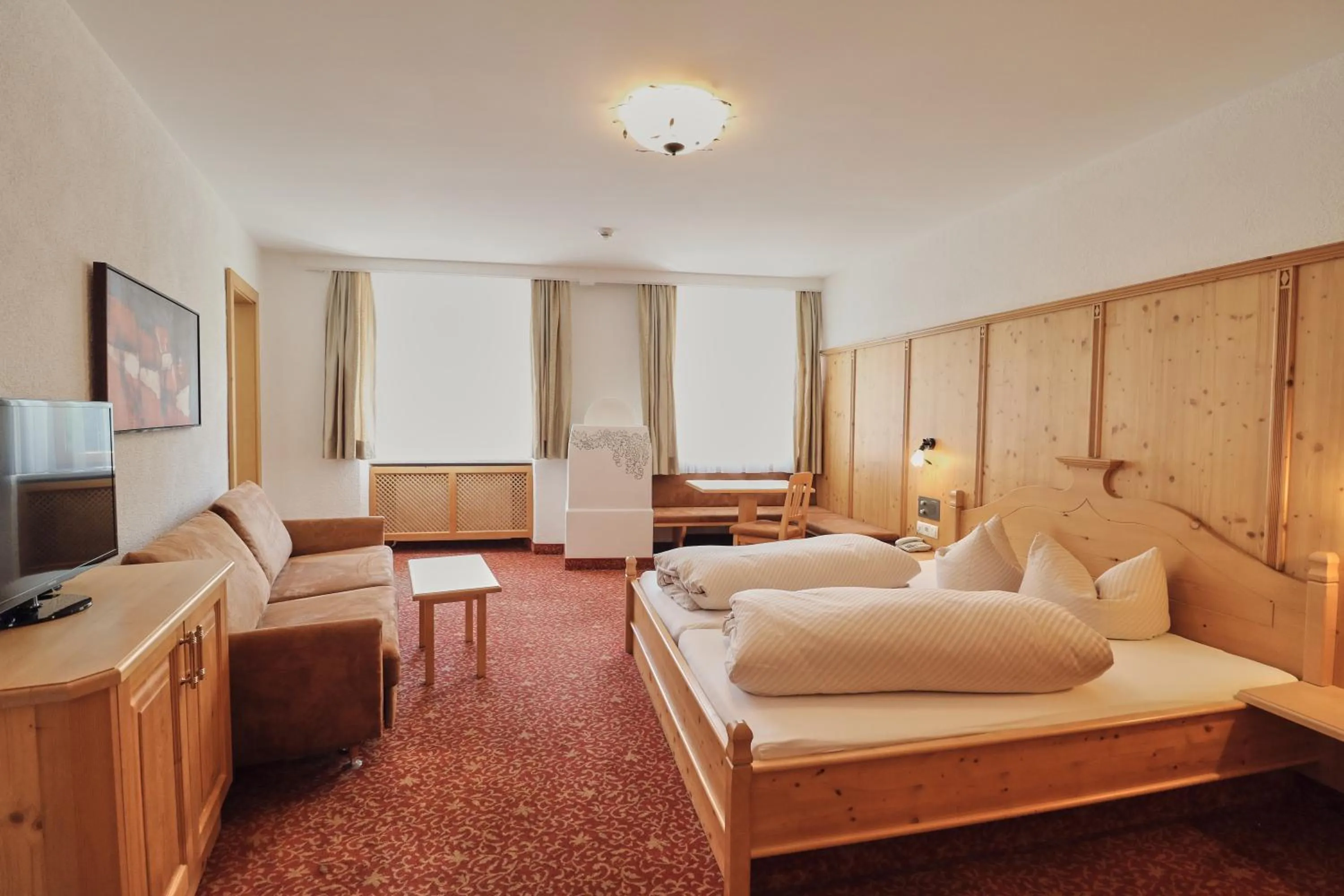 Photo of the whole room, Bed in Hotel Traube