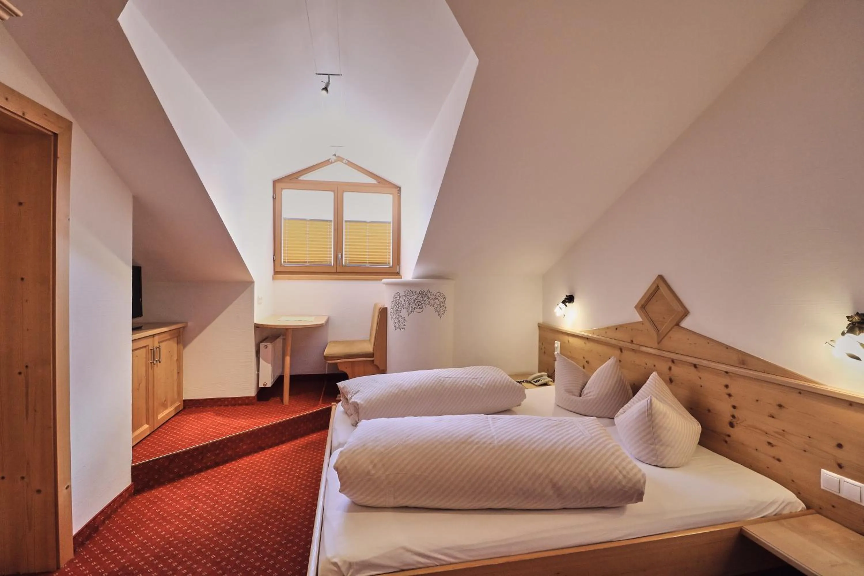 Photo of the whole room, Bed in Hotel Traube