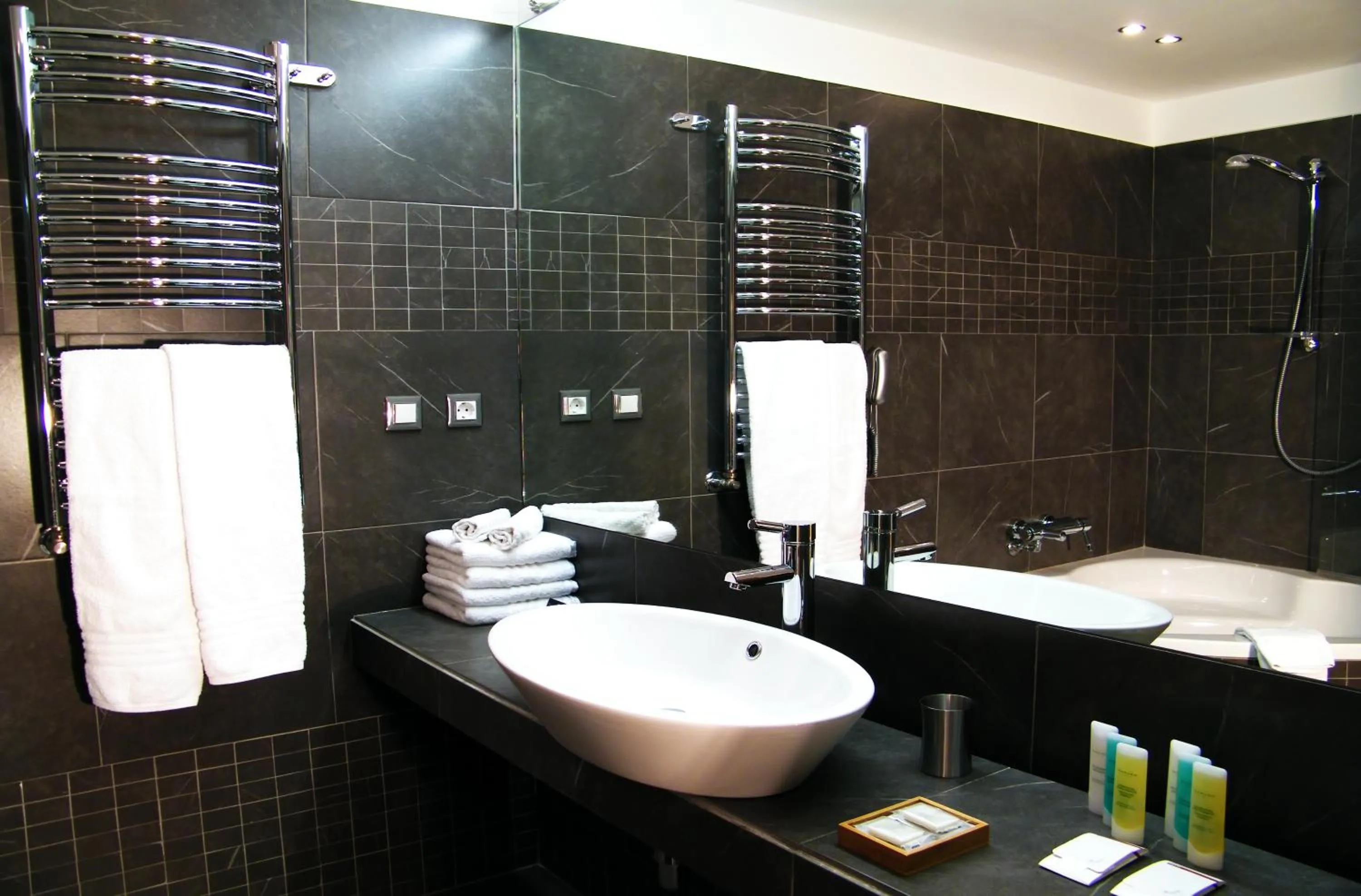 Bathroom in Hotel President