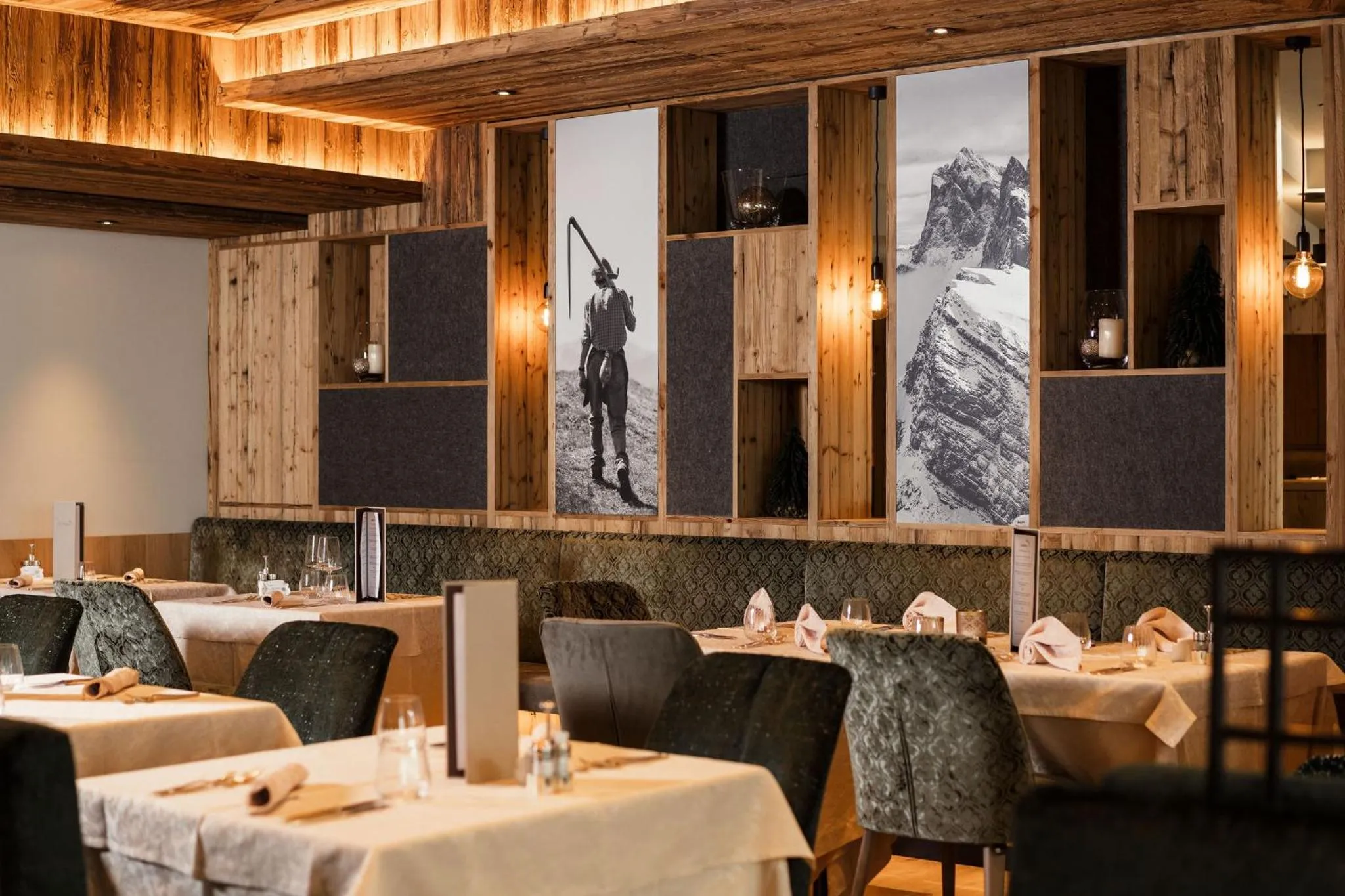 Restaurant/places to eat in Hotel Sun Valley