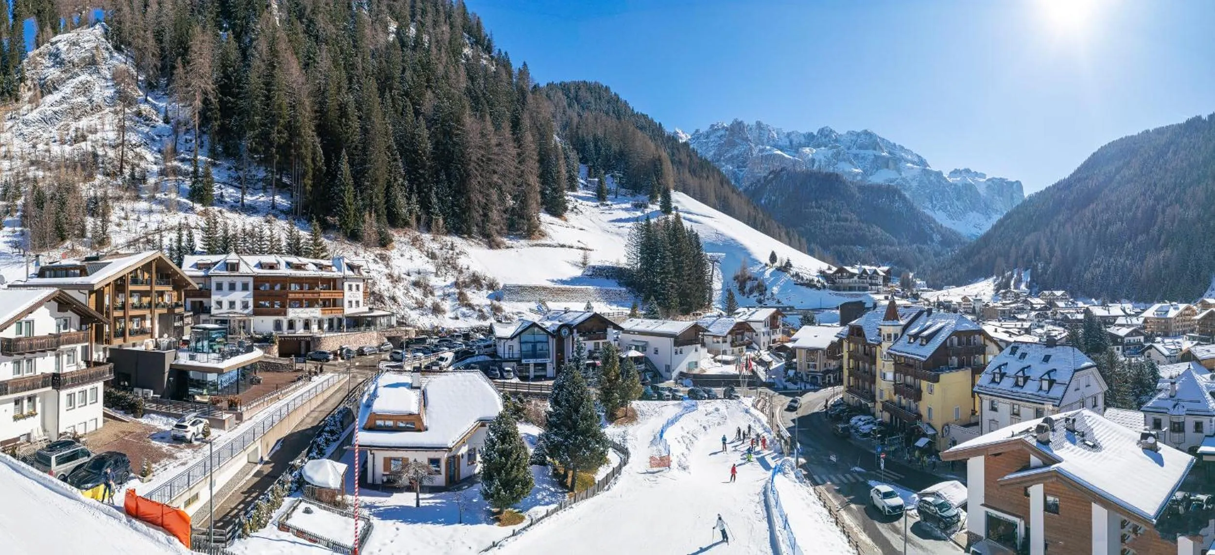 Property building in Hotel Sun Valley