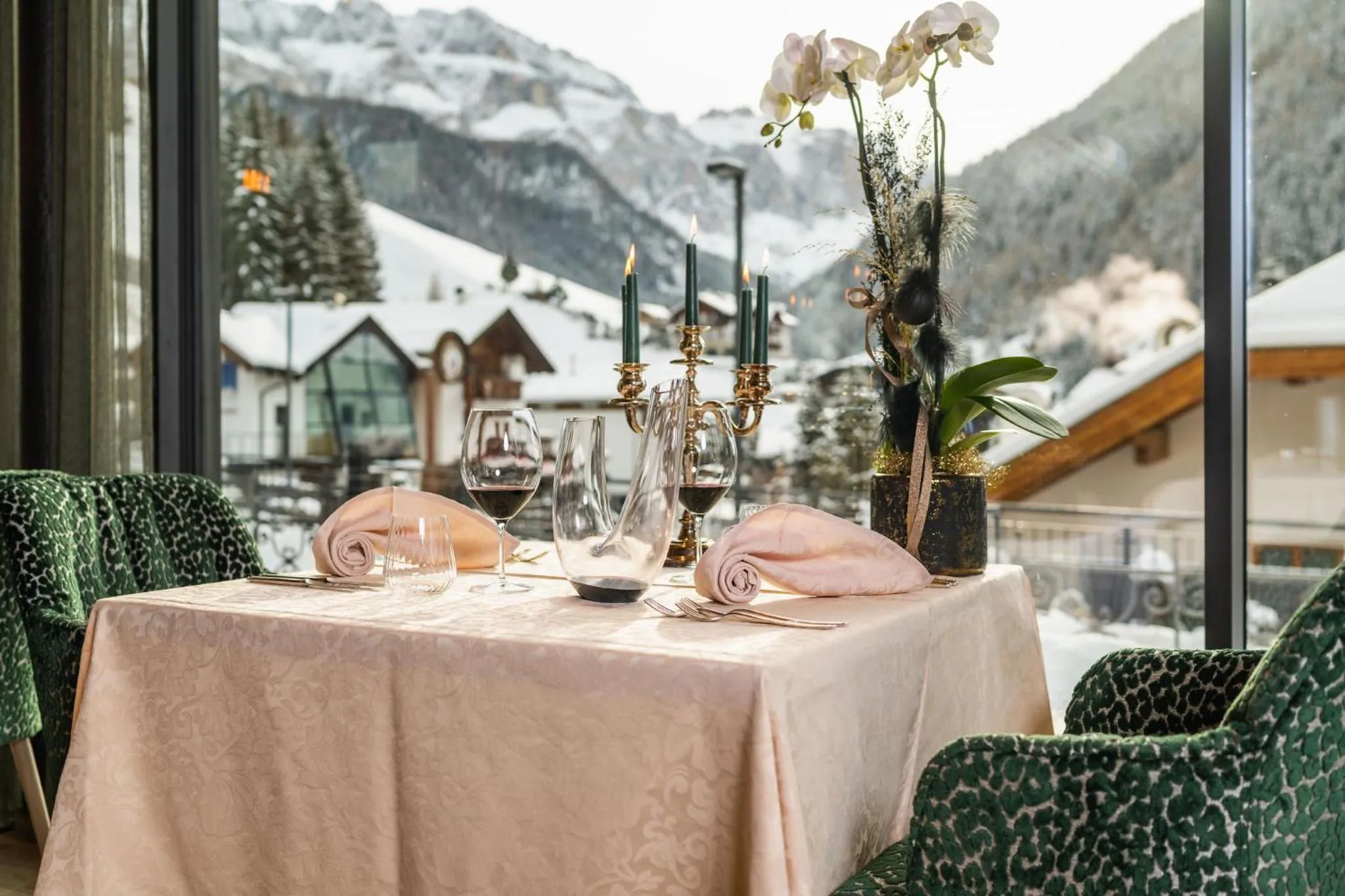 Restaurant/places to eat in Hotel Sun Valley