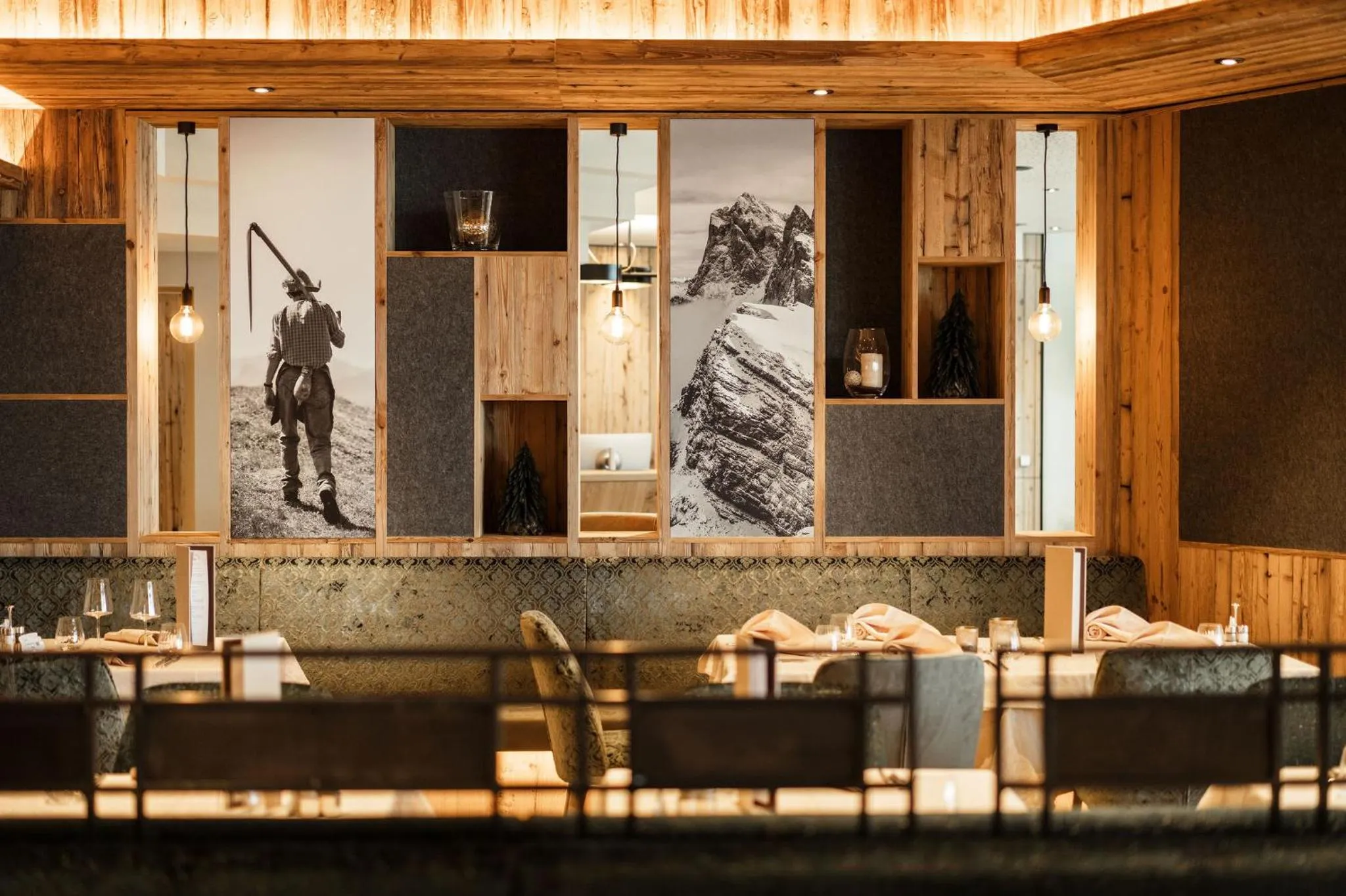 Restaurant/places to eat in Hotel Sun Valley