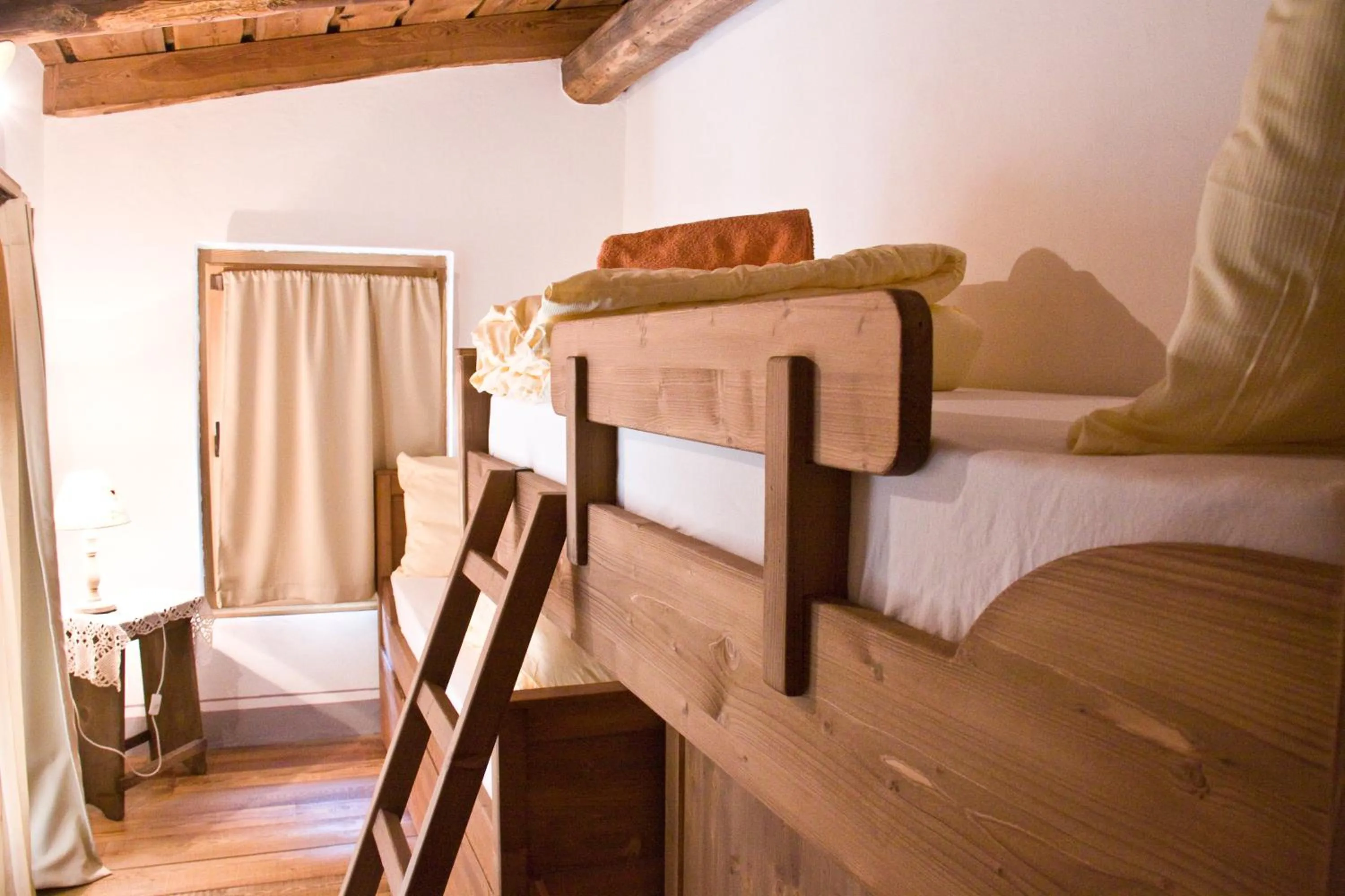 bunk bed, Bed in Contrada Beltramelli