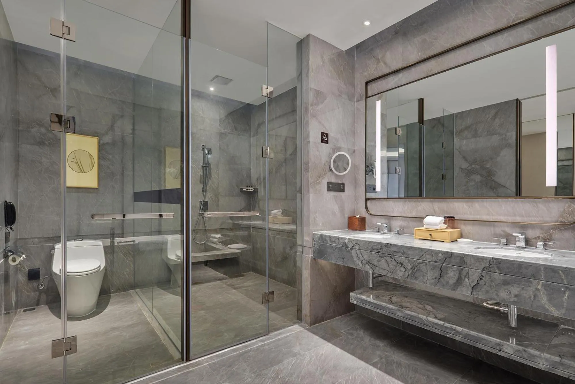 Toilet in Dongguan DongCheng International Hotel