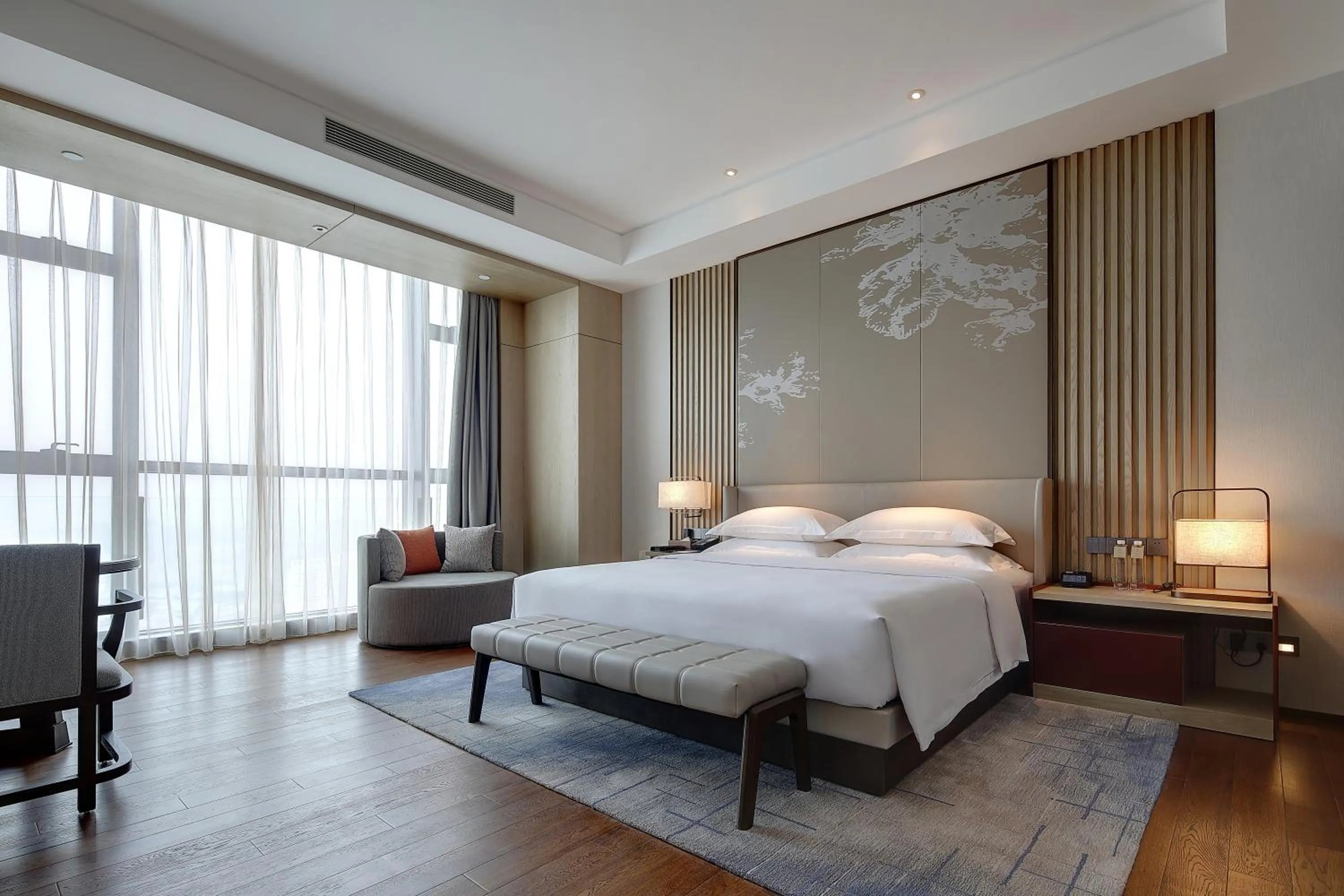 Bedroom, Bed in Dongguan DongCheng International Hotel