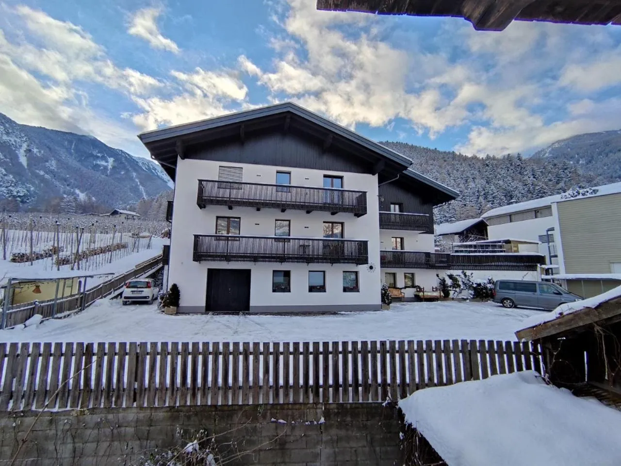 Property building in Residence Karpoforus