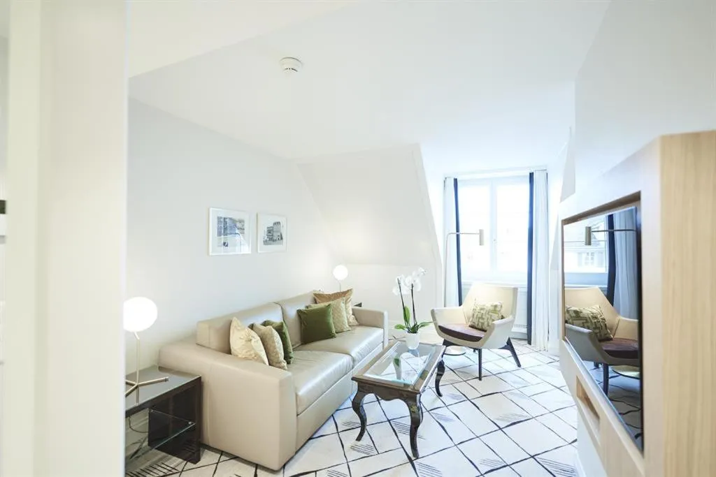 Seating area in Storchen Zürich - Lifestyle Boutique Hotel