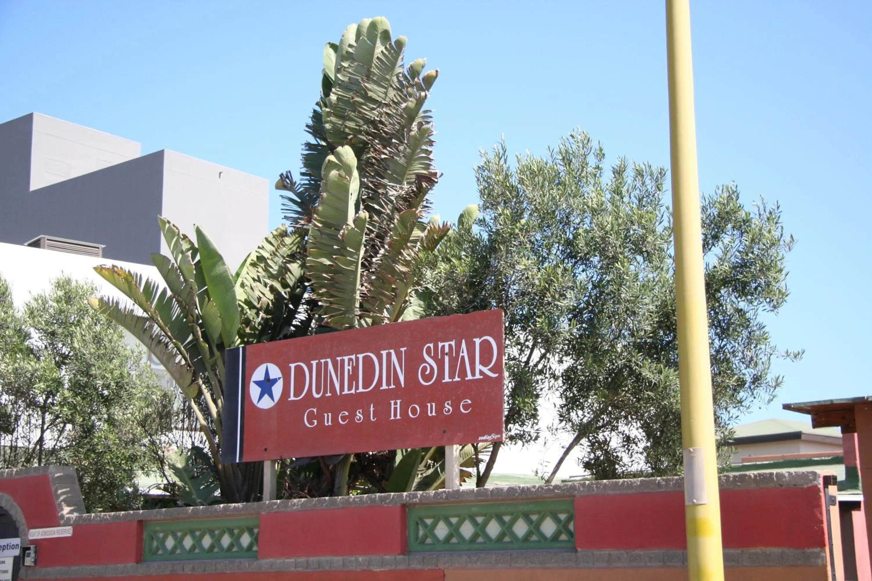 Facade/entrance in Dunedin Star Guesthouse