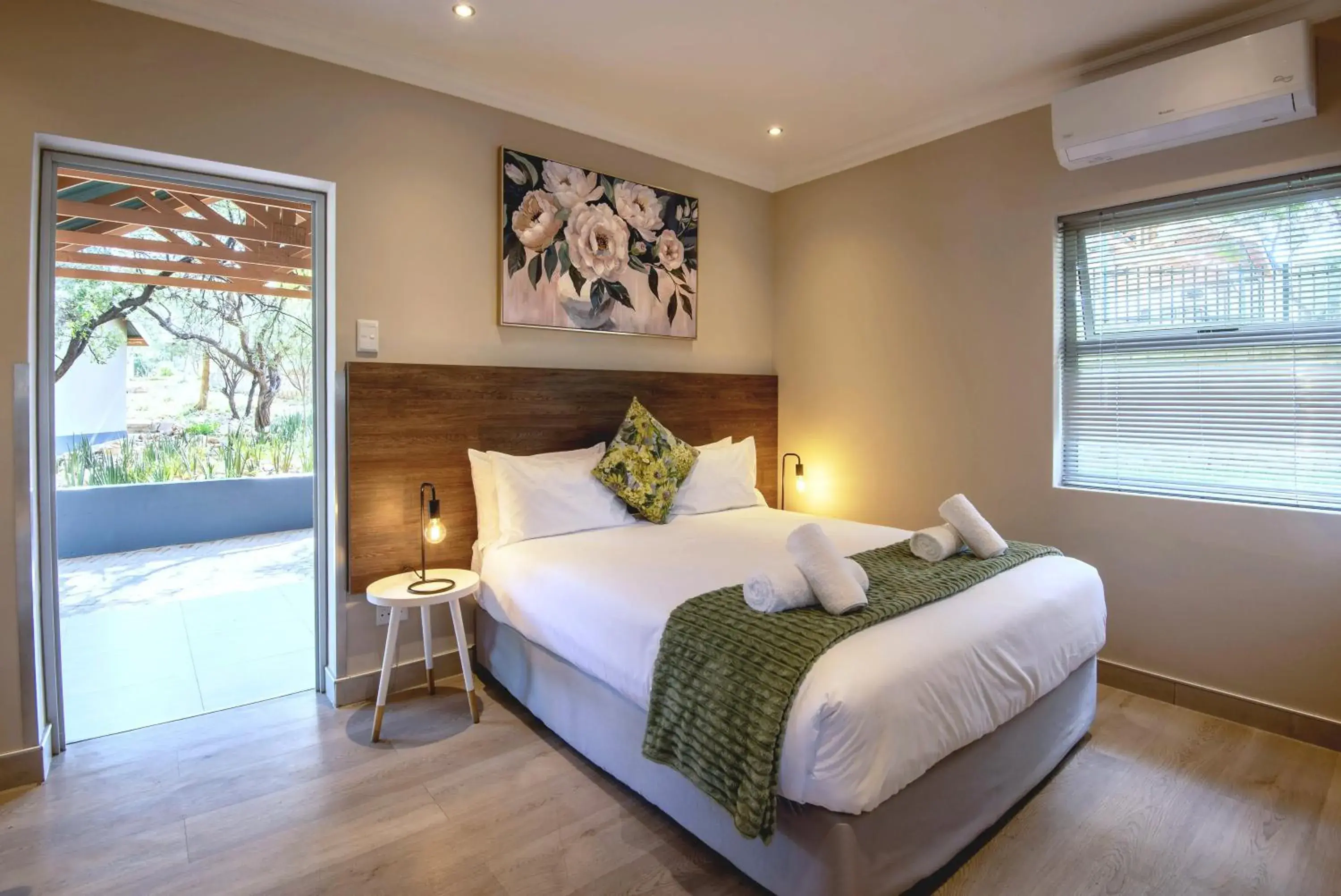 Chalet Queen in Arebbusch Travel Lodge Chalet Queen in Arebbusch Travel Lodge