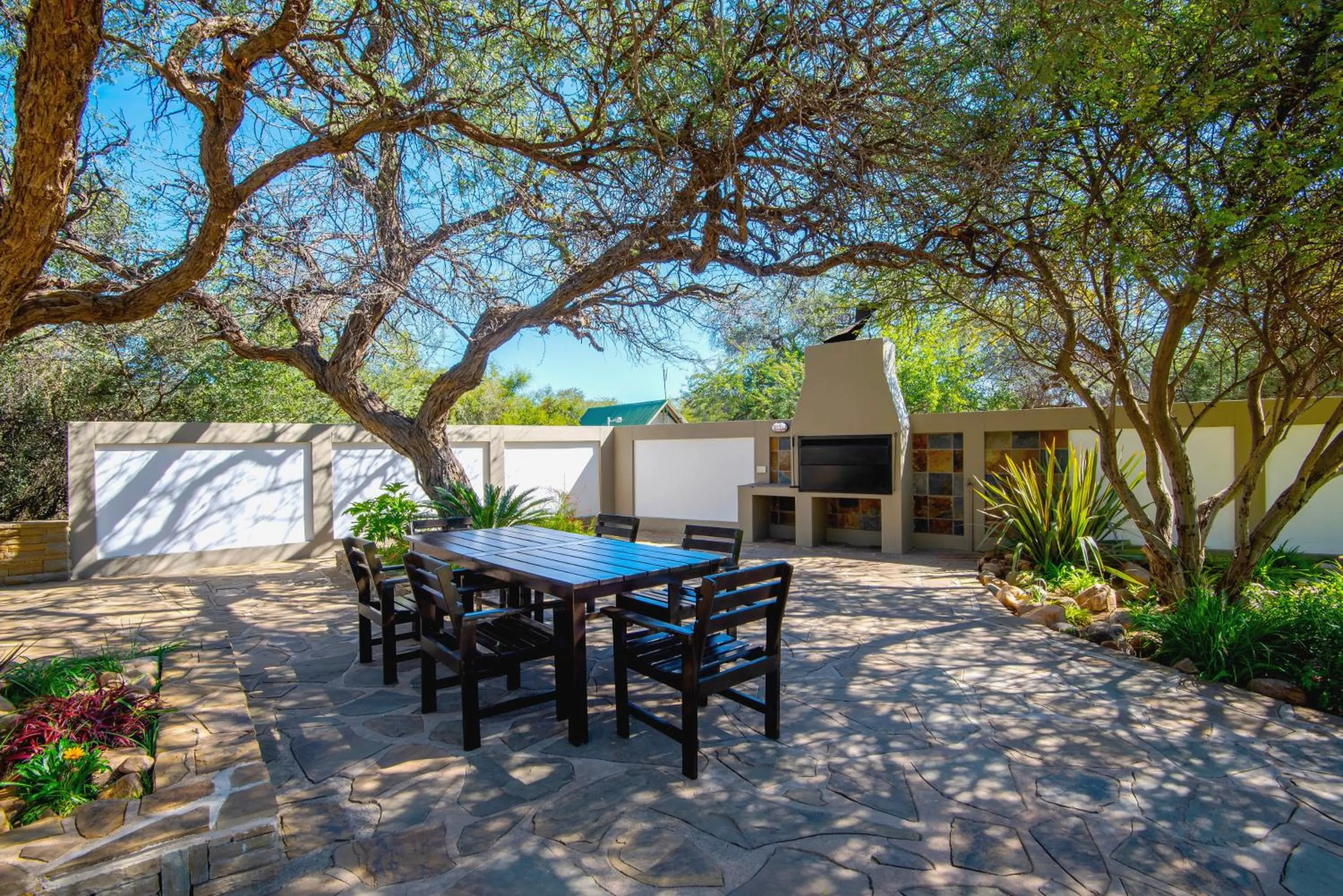 BBQ facilities in Arebbusch Travel Lodge