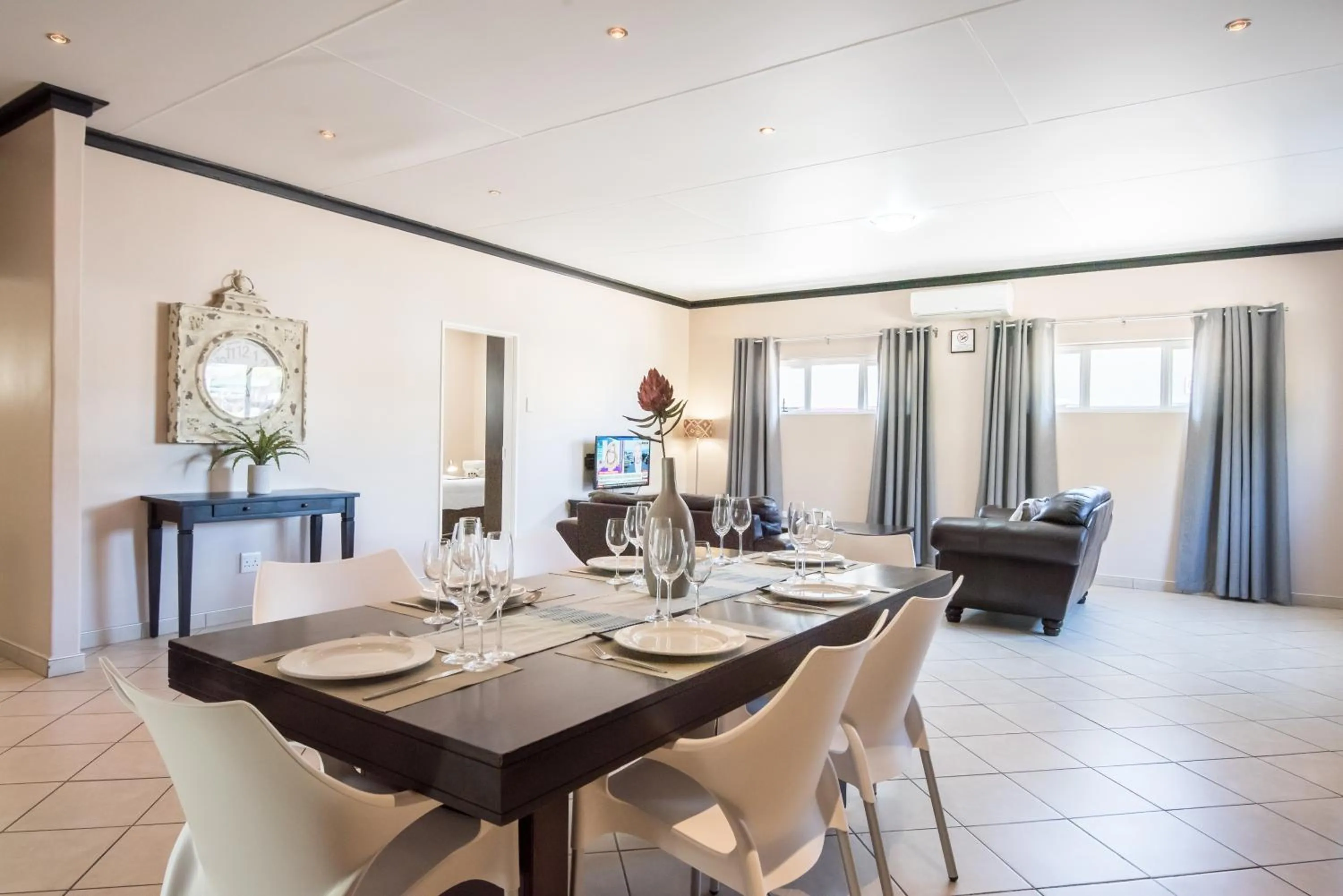 Dining area in Arebbusch Travel Lodge