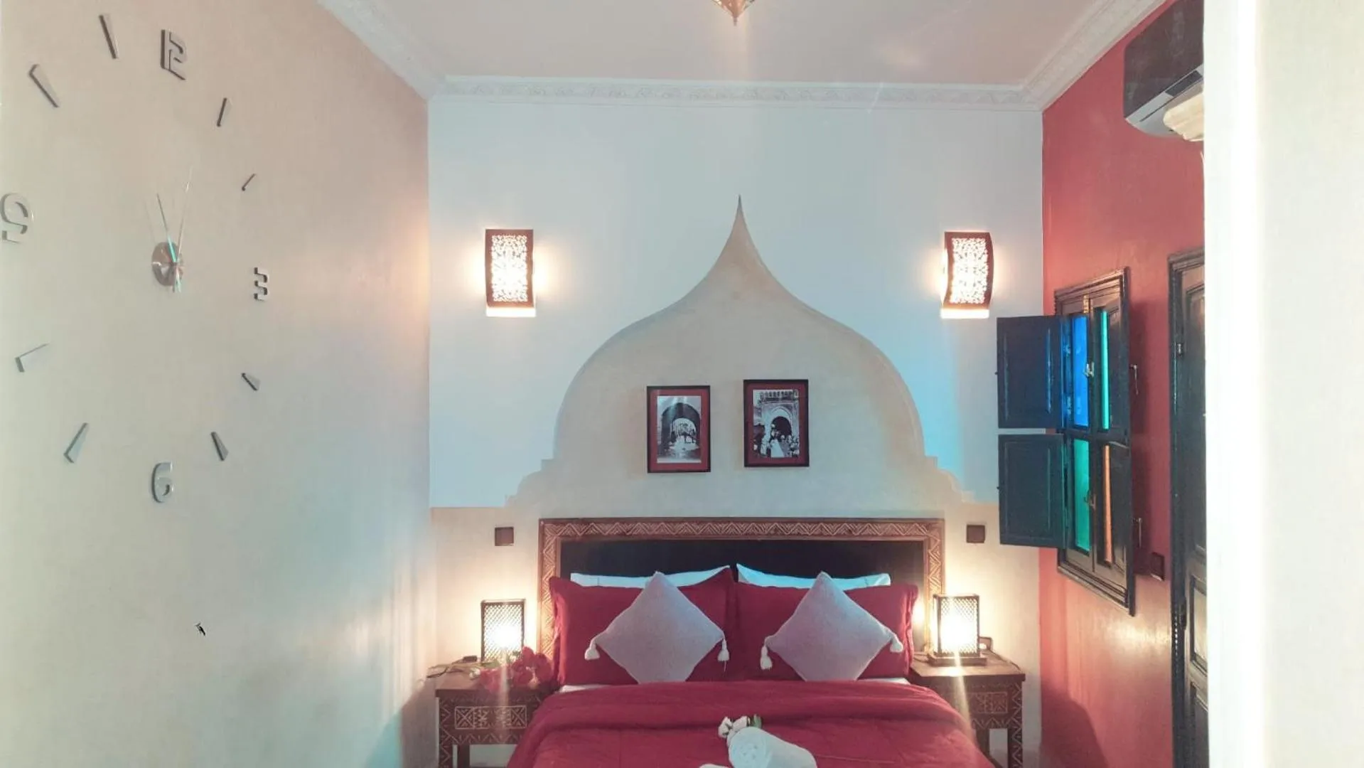 Decorative detail, Bed in Riad Simon