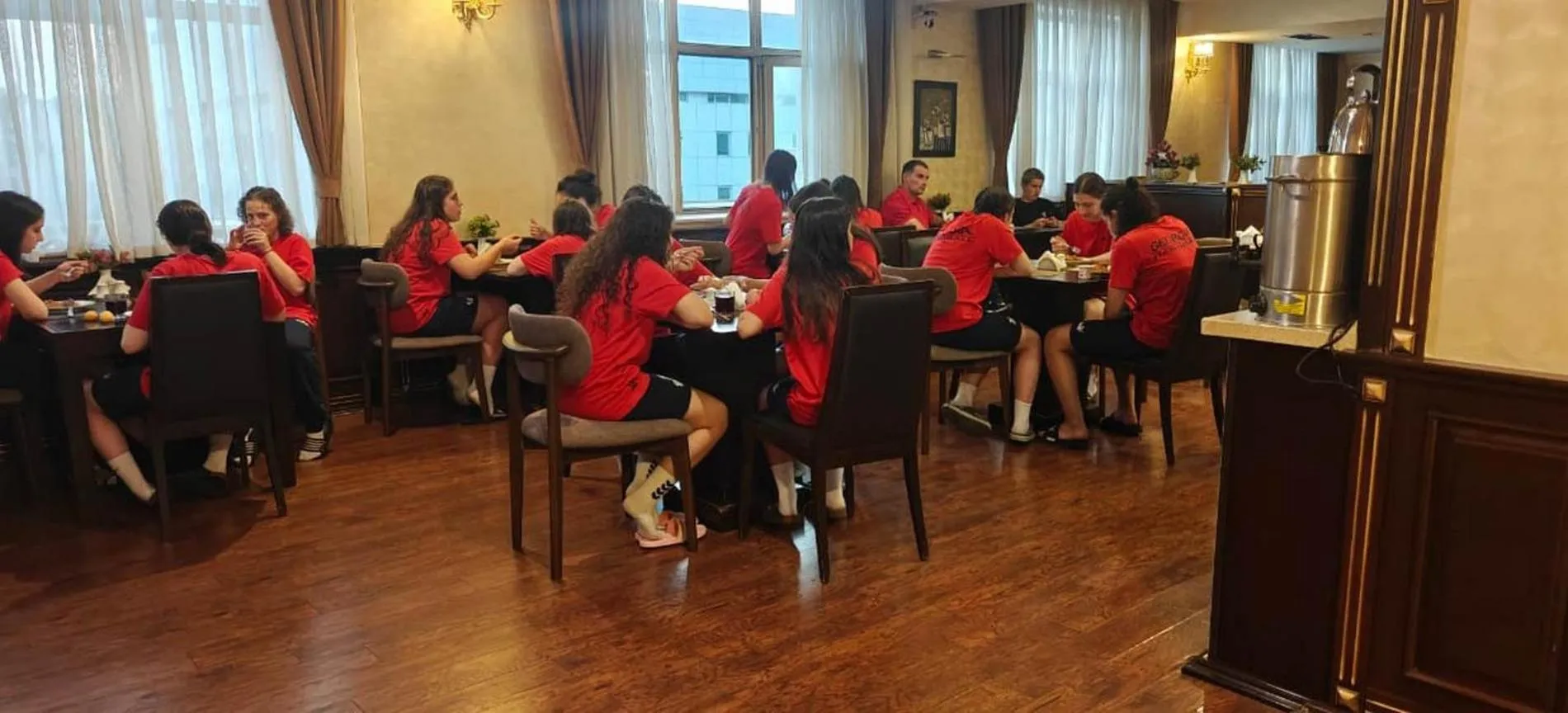 Restaurant/places to eat in Smith Hotel