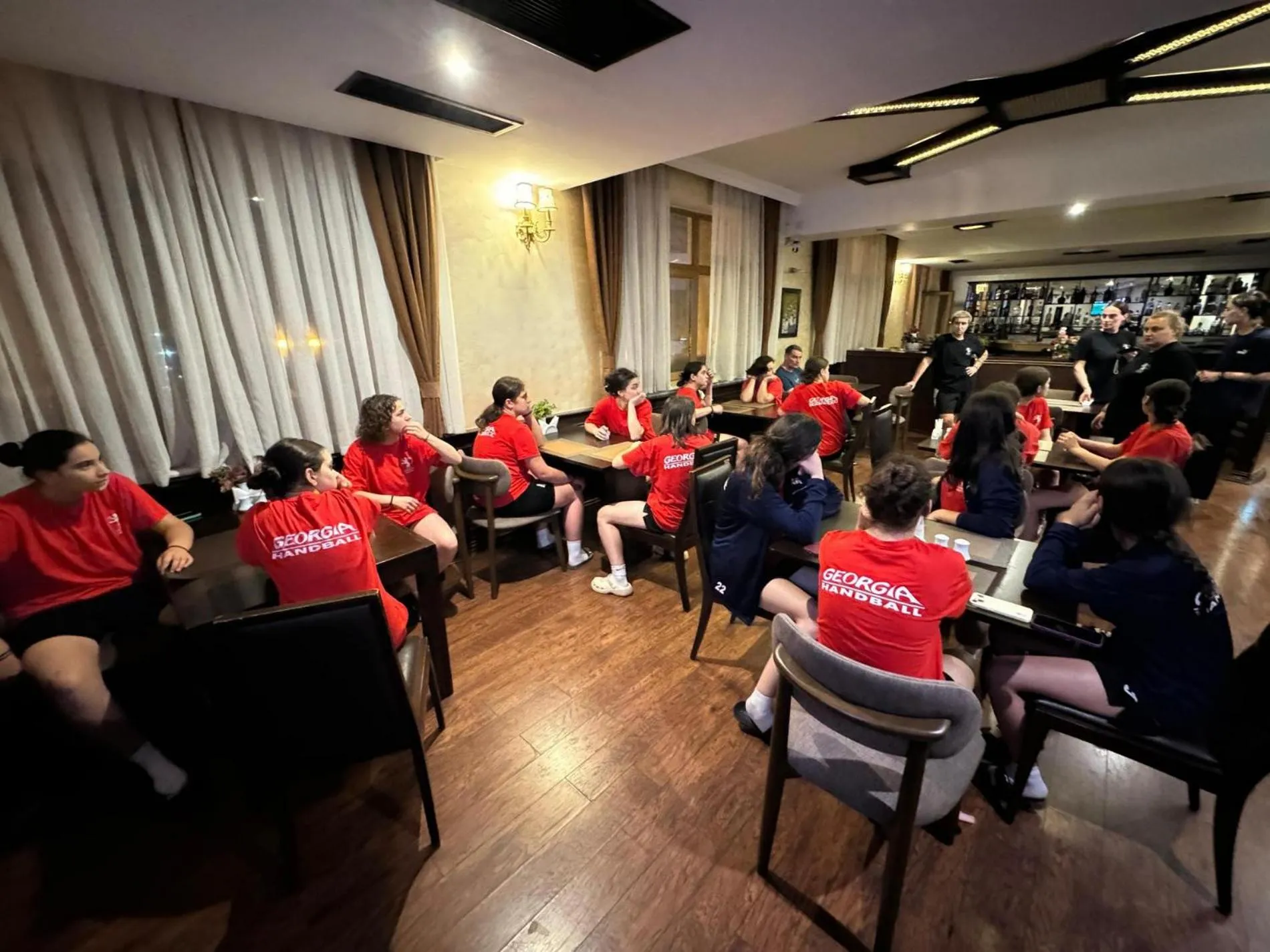 Restaurant/places to eat in Smith Hotel