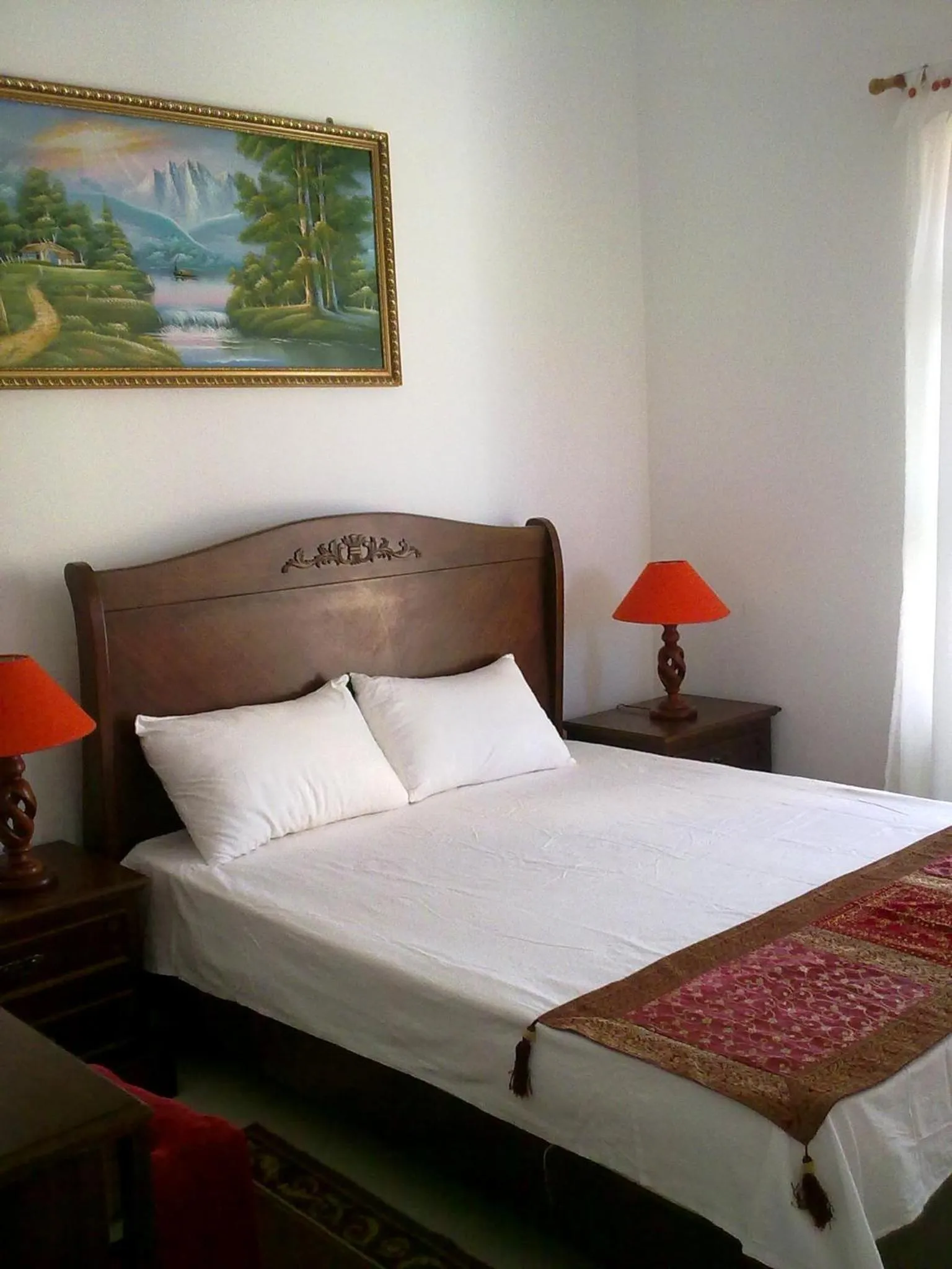 Bed in Golden Rod villa