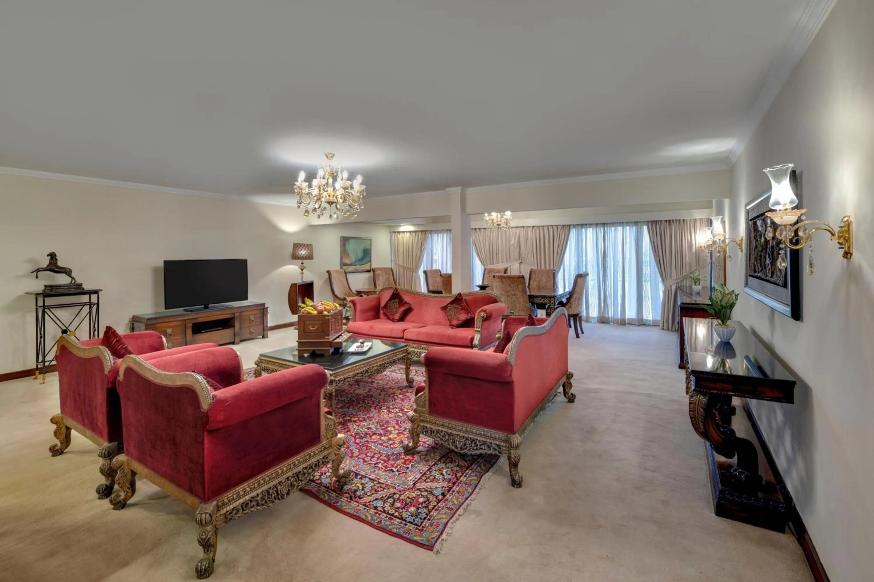 Photo of the whole room in Karachi Marriott Hotel