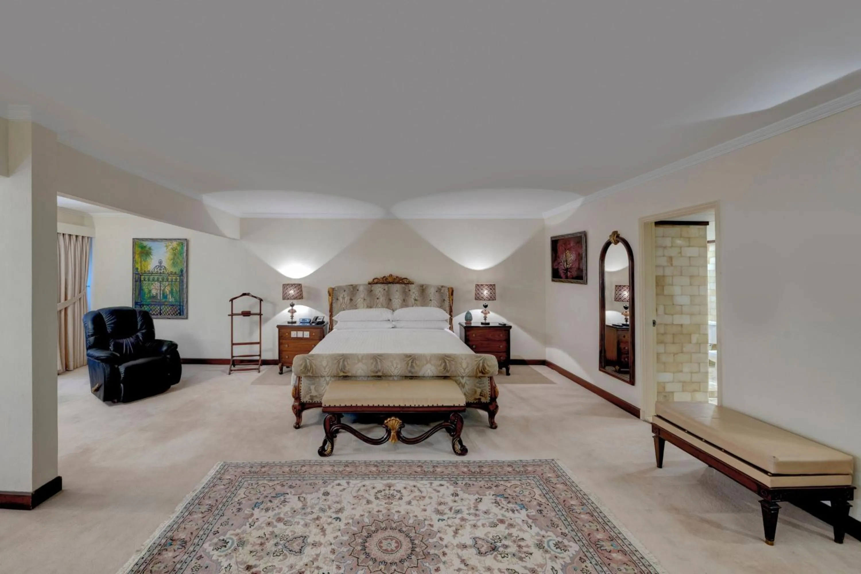 Photo of the whole room, Bed in Karachi Marriott Hotel