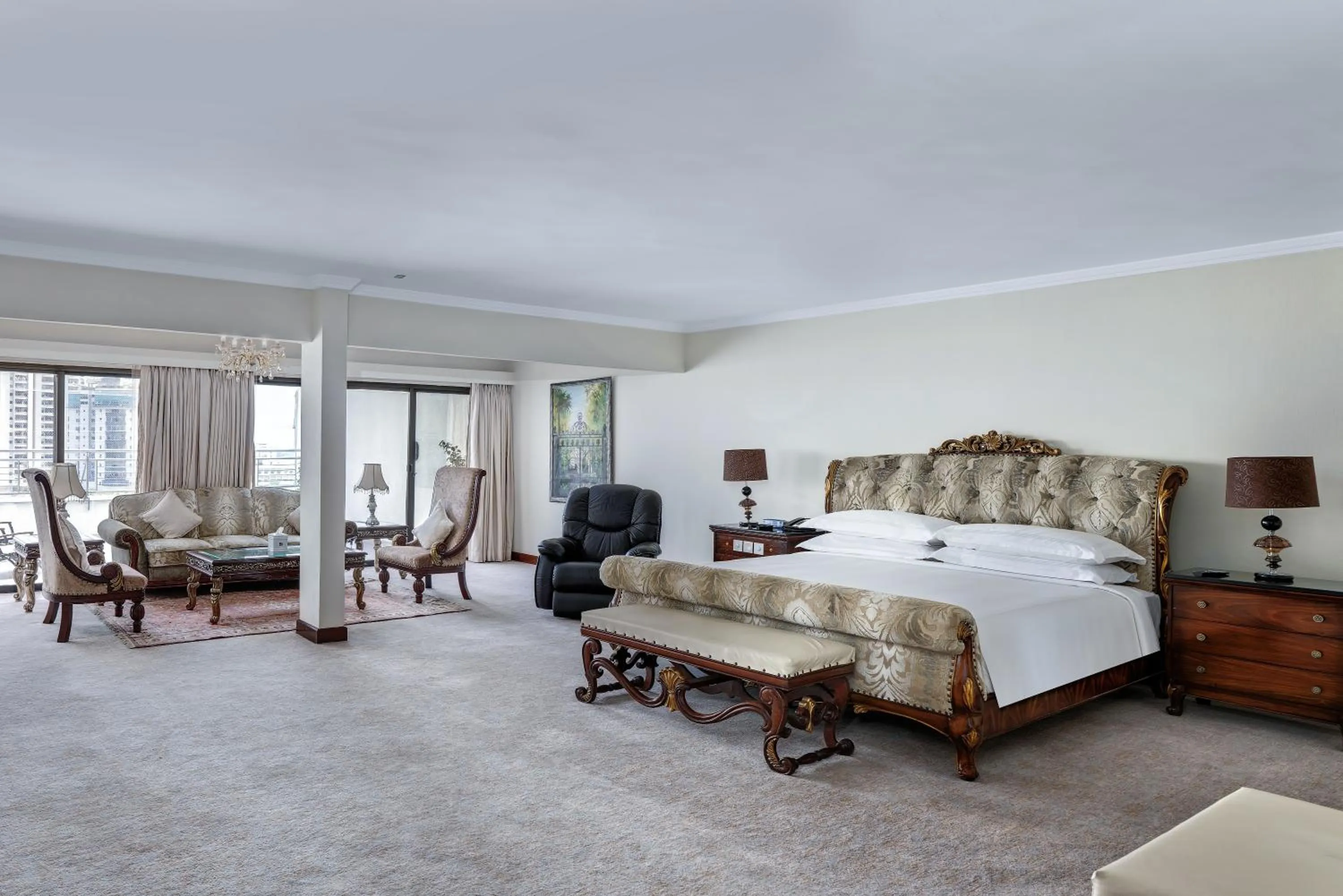 Bed in Karachi Marriott Hotel