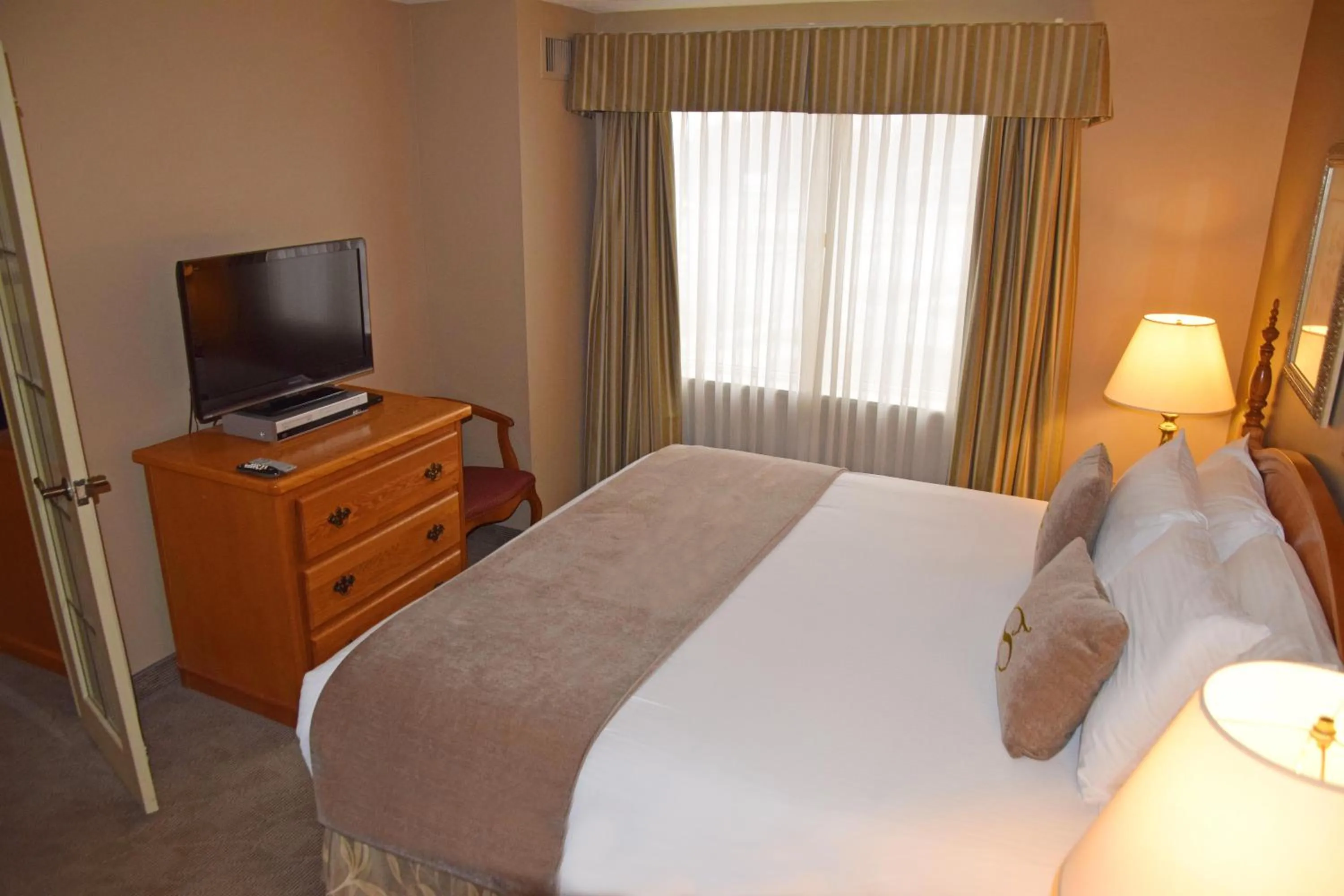 Bedroom in Stone Gate Inn