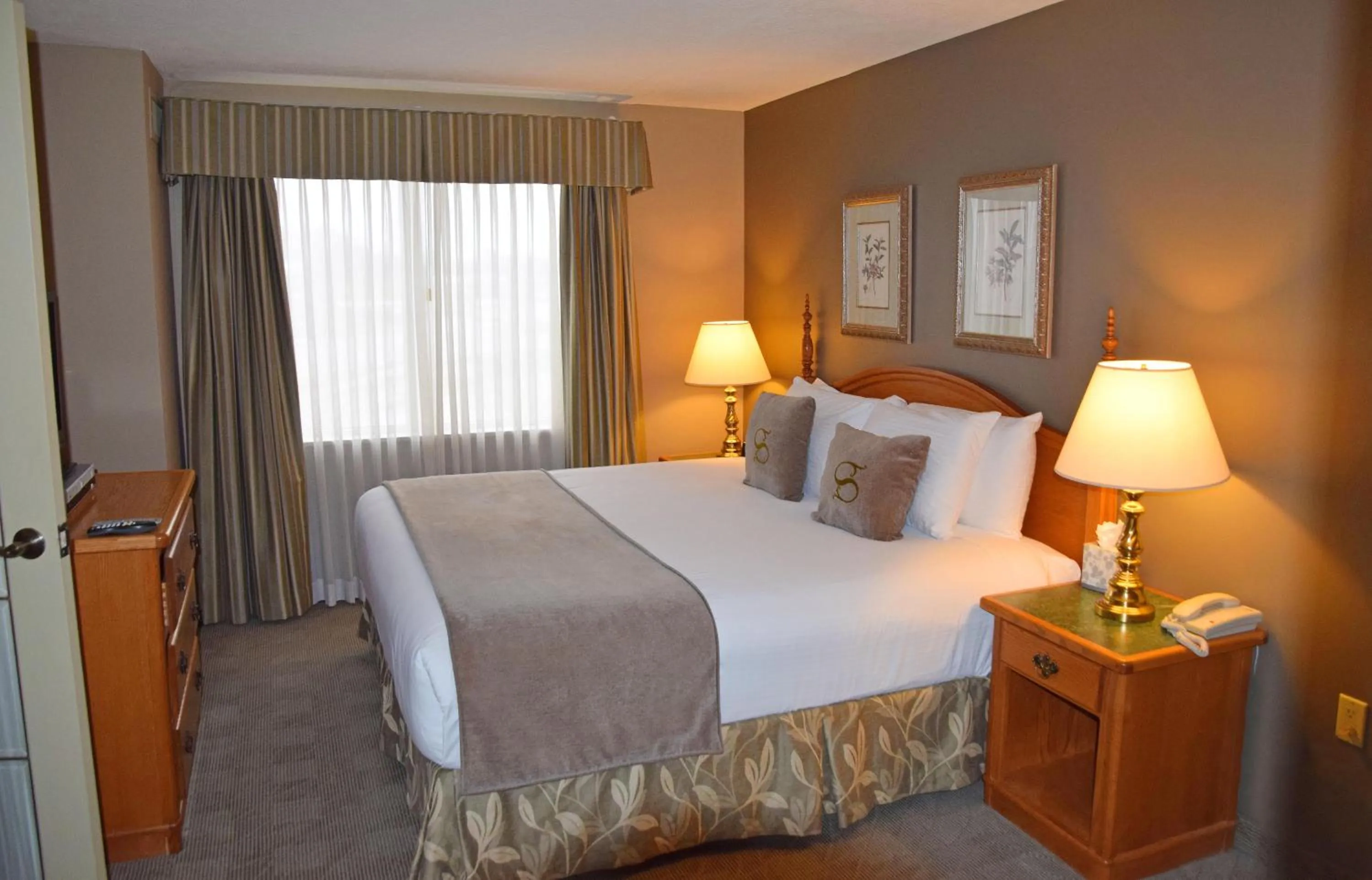 Bedroom in Stone Gate Inn