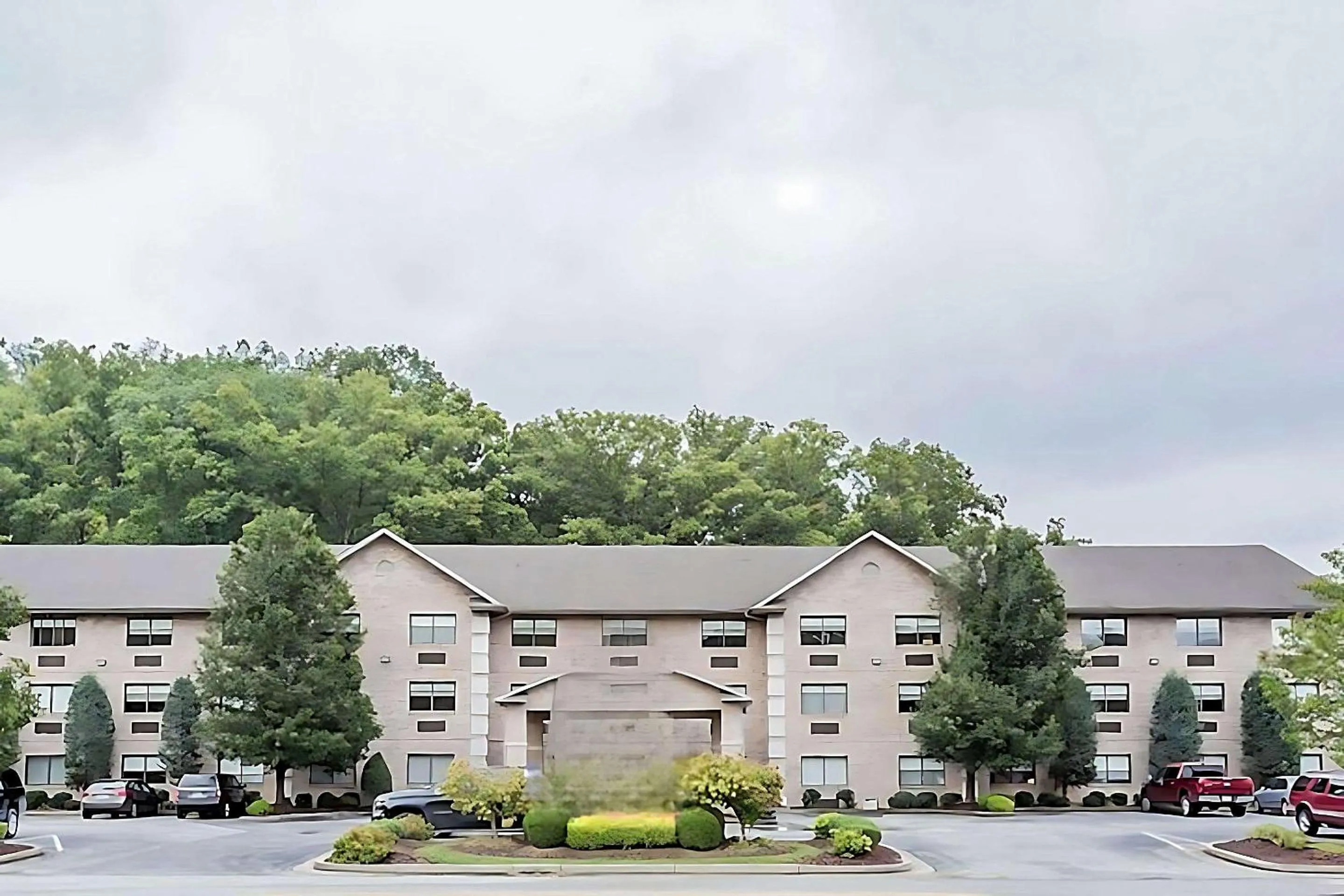 Property building in Comfort Inn Huntington near University area