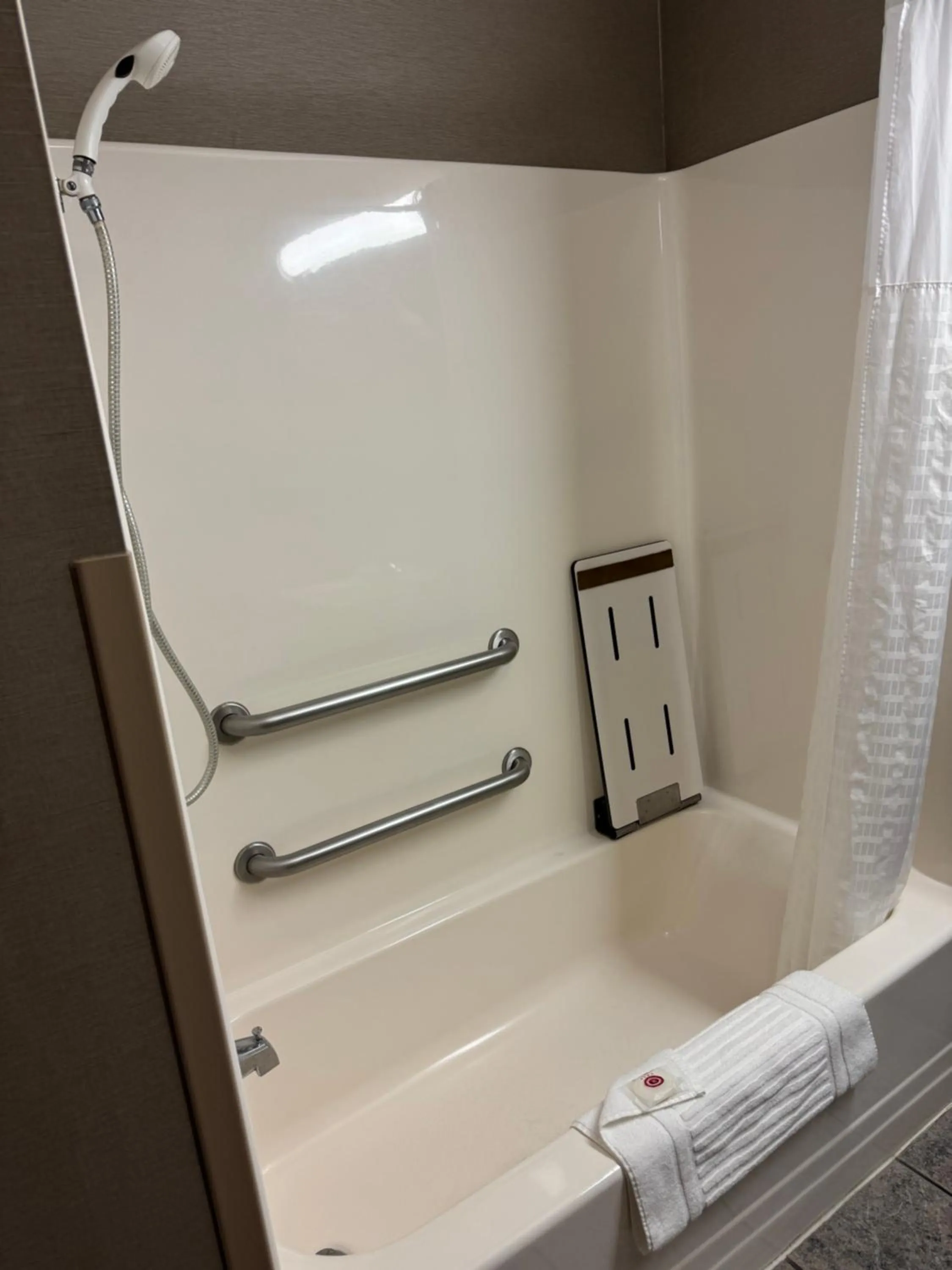 Bathroom in Comfort Inn Huntington near University area