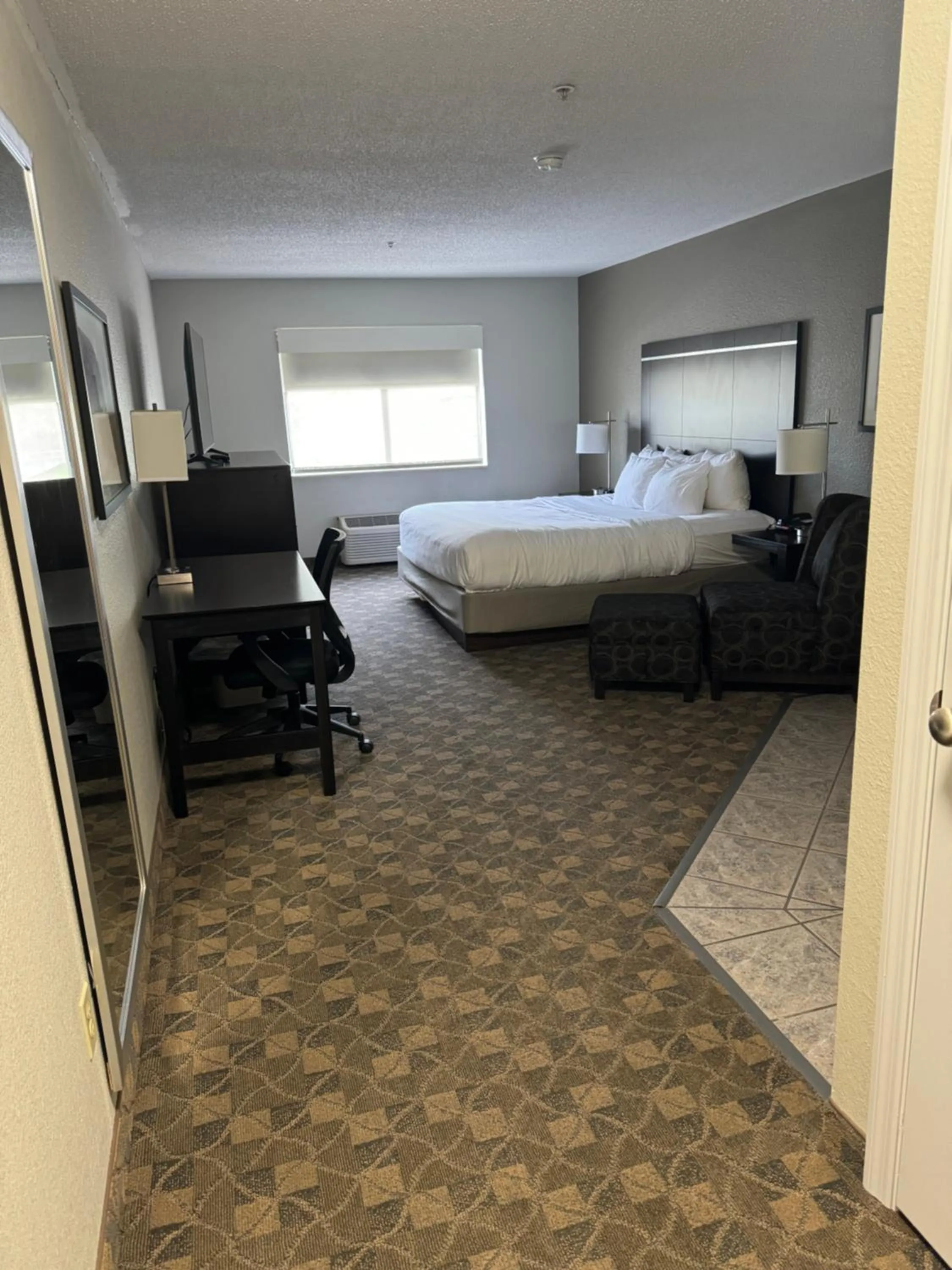 Photo of the whole room, Bed in Comfort Inn Huntington near University area