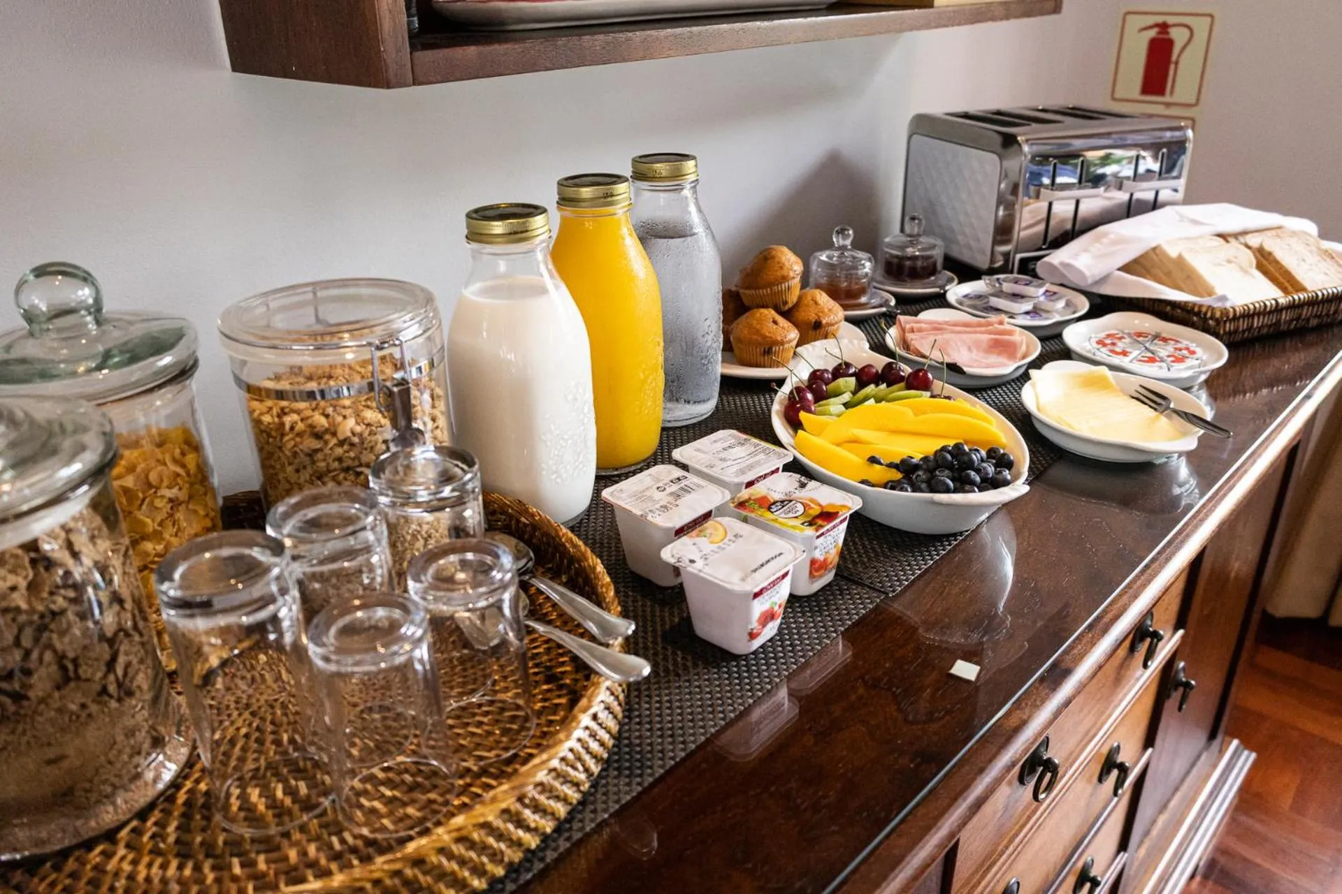 Breakfast in Cape Village Lodge