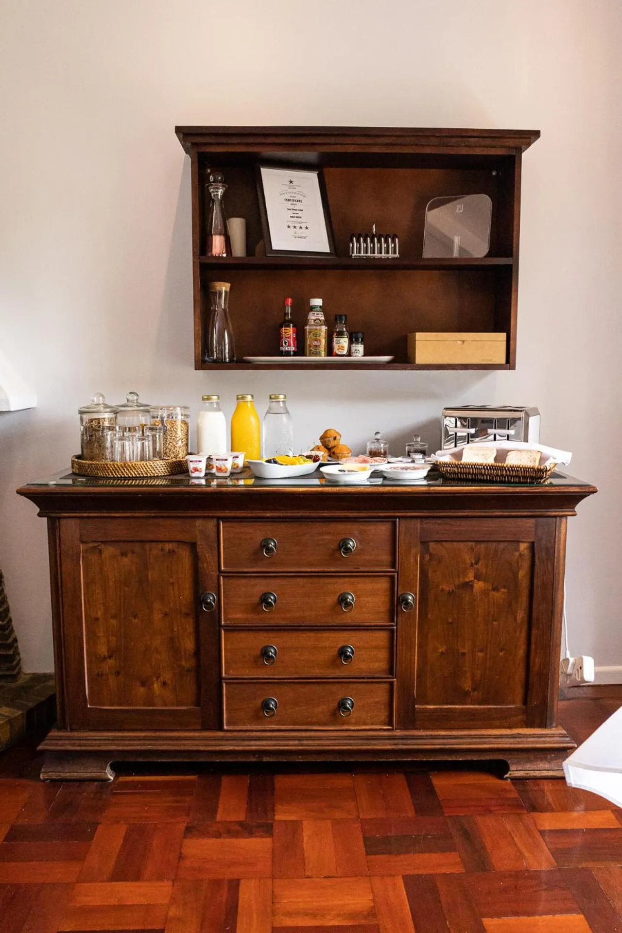 Breakfast in Cape Village Lodge